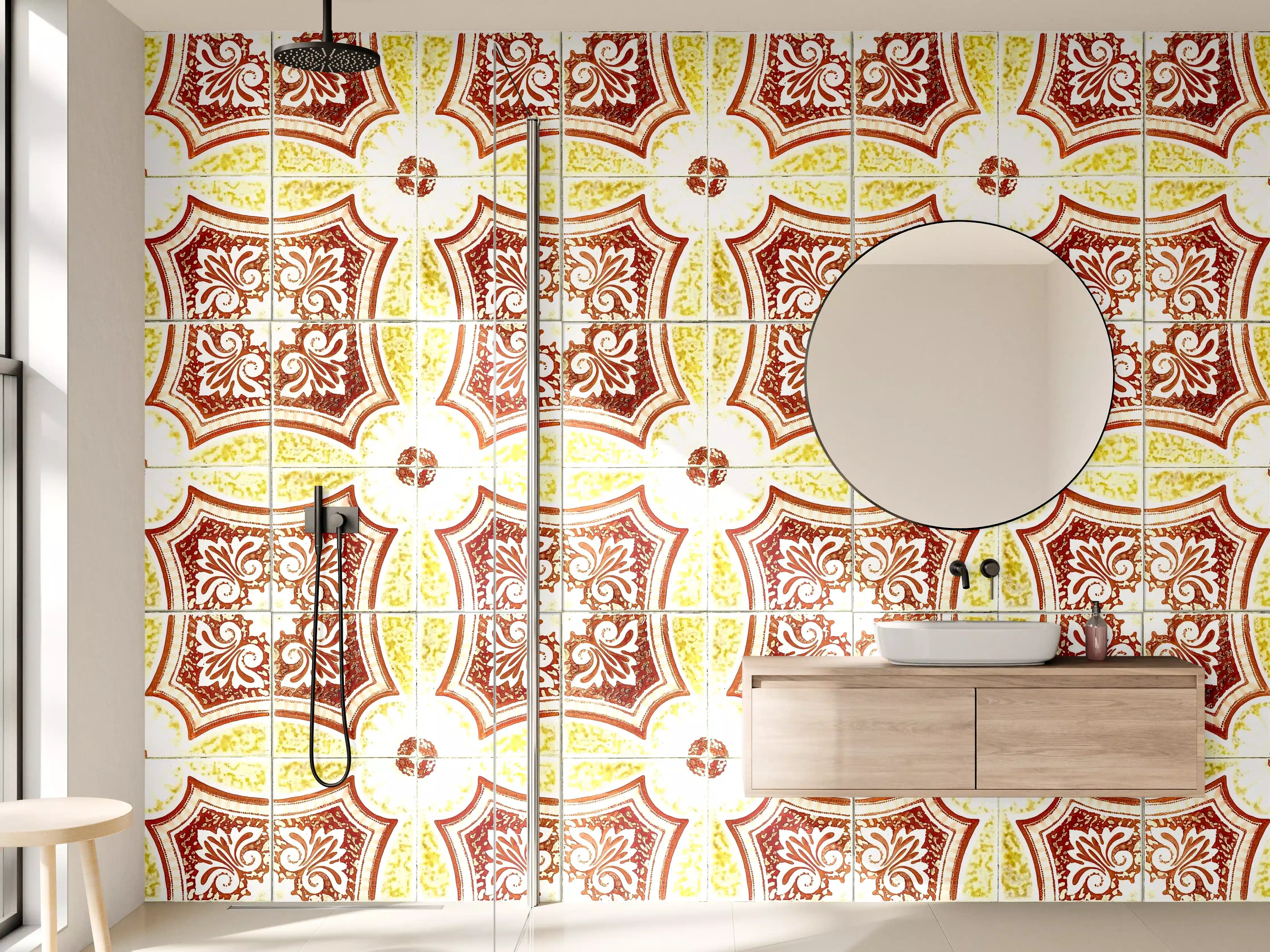 Wandverkleidung Bad - Kunstvolle Fliesenmuster in Rot und Gelb