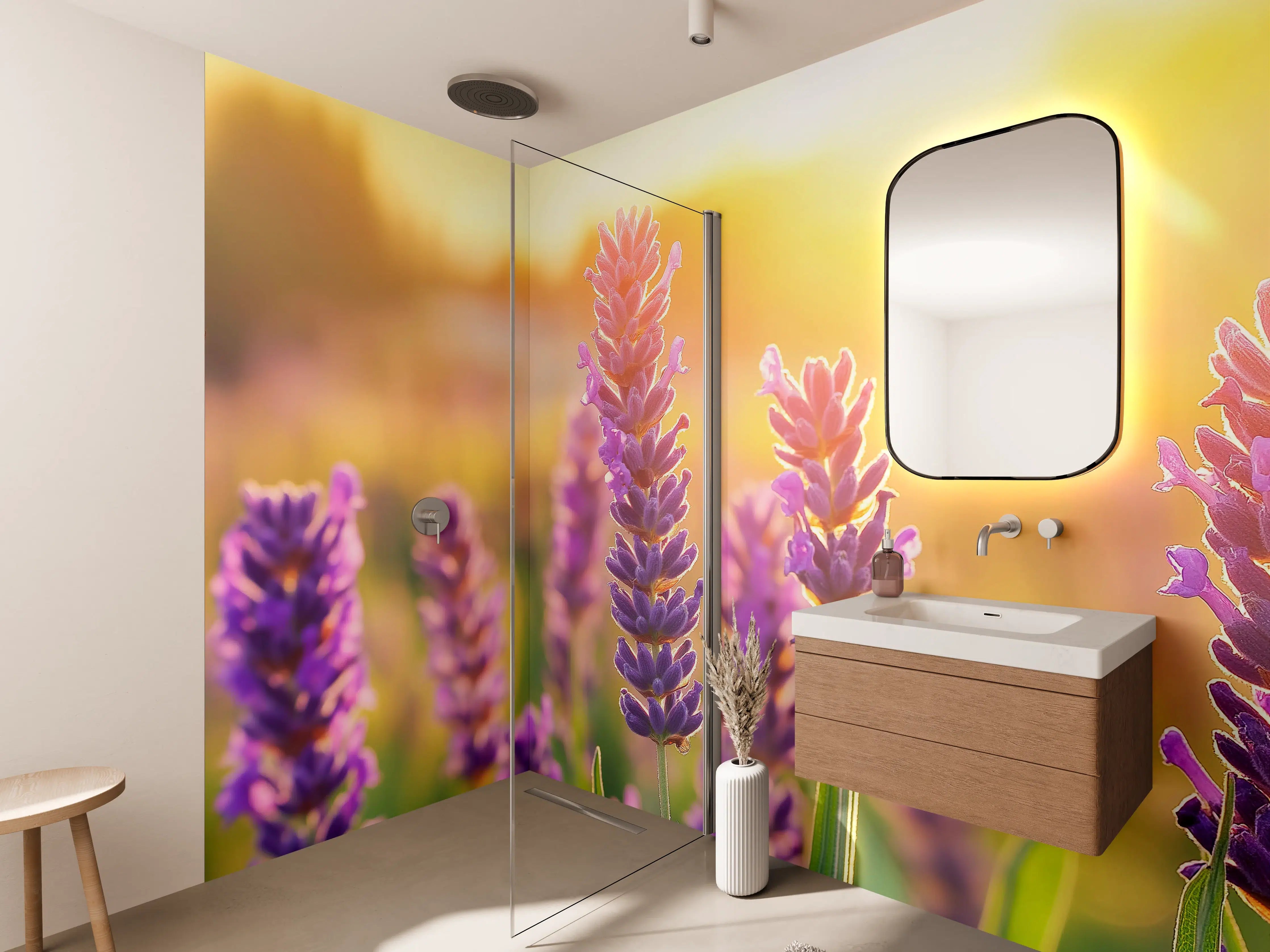 Wandverkleidung Bad - Lavendel in goldenem Abendlicht