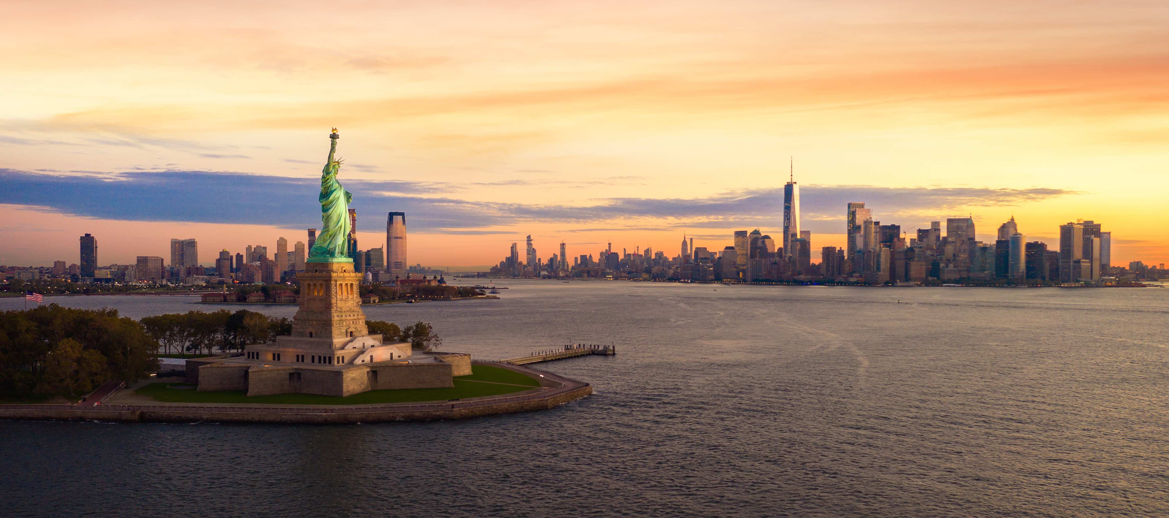 Wandverkleidung Bad-Leuchtturm mit Blick auf New York bei Sonnenuntergang