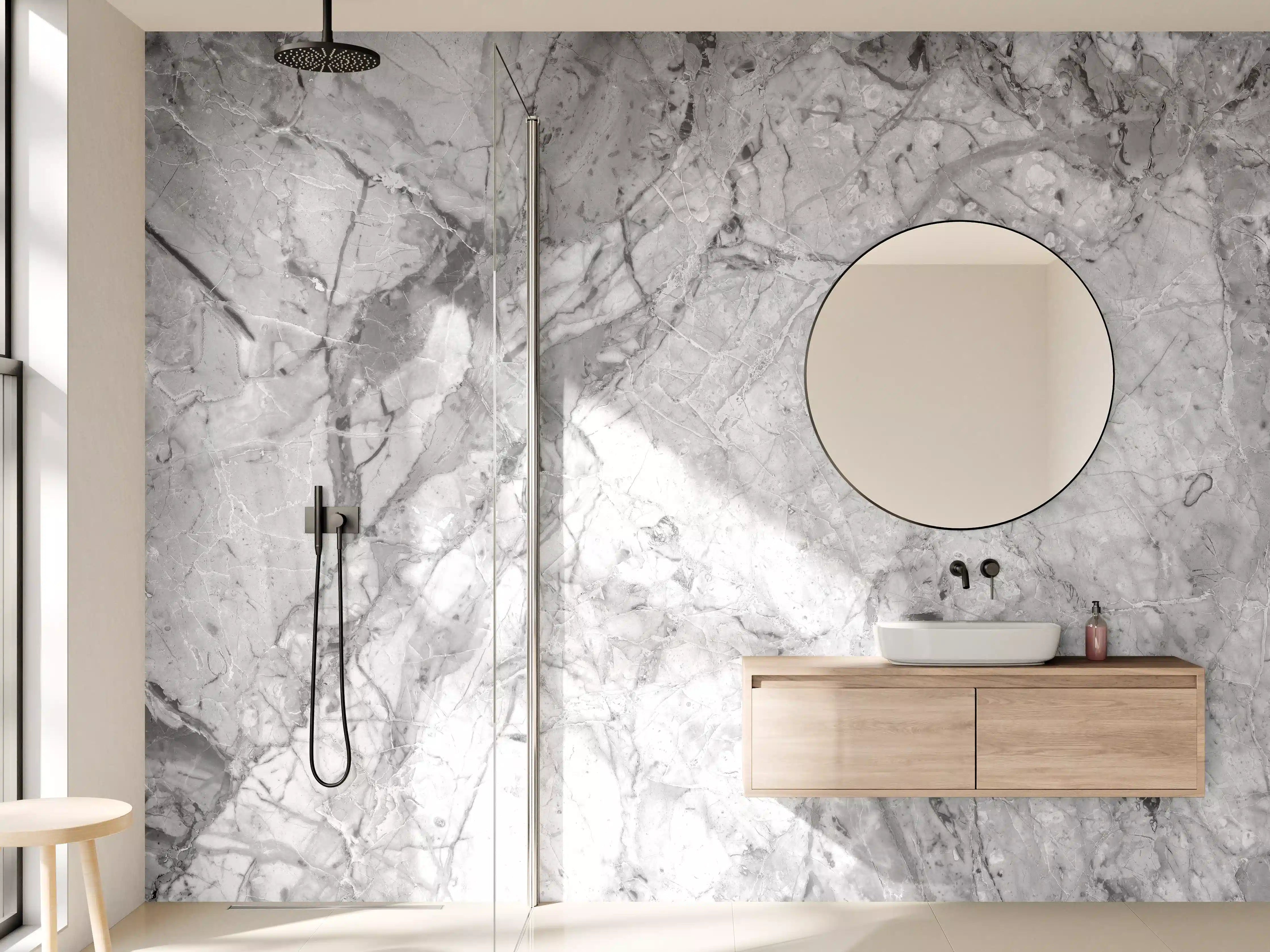 Wandverkleidung Bad - Luxuriöse Marmorstruktur in Weißgrau