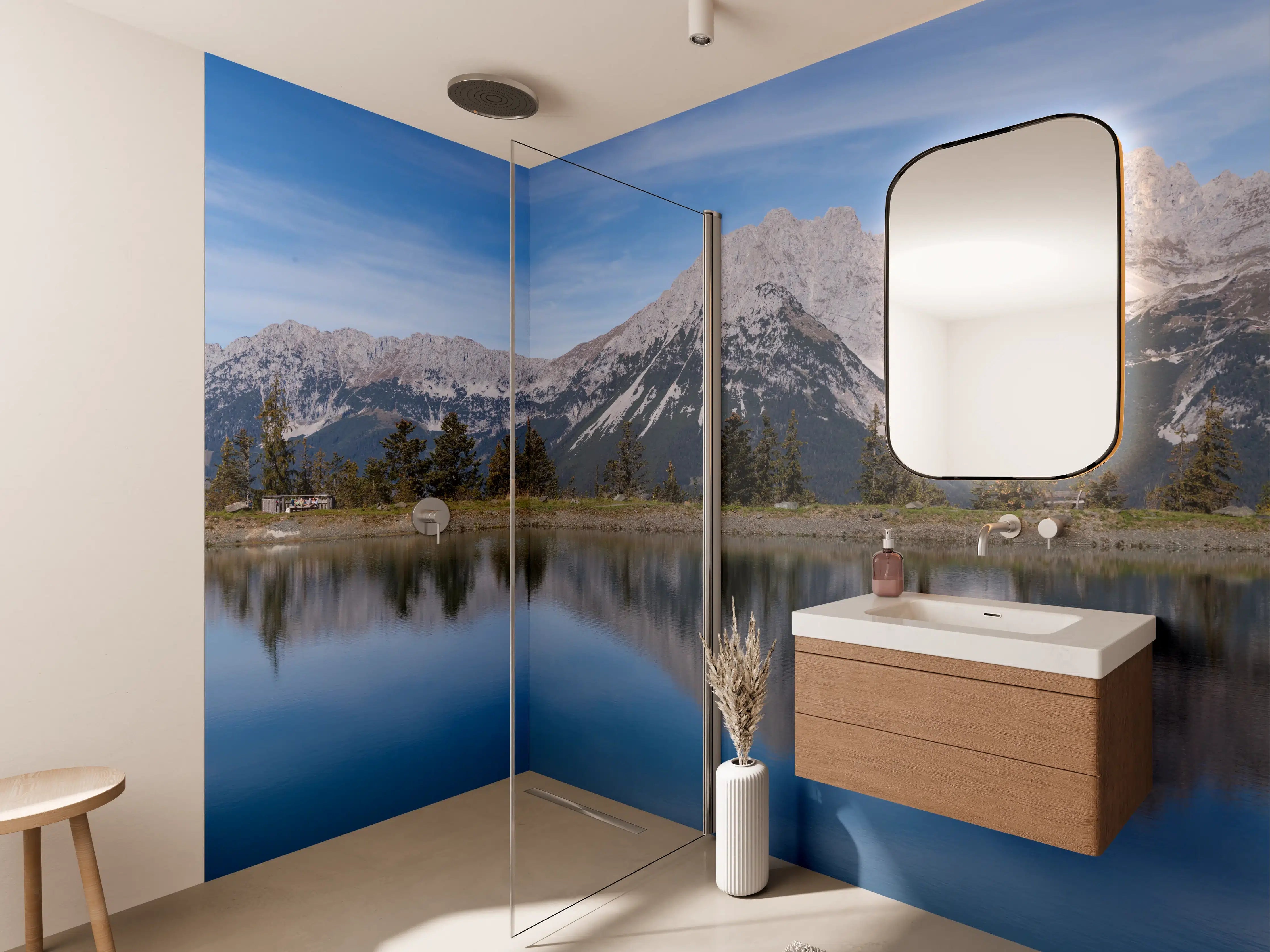 Wandverkleidung Bad - Majestätische Bergkulisse am See