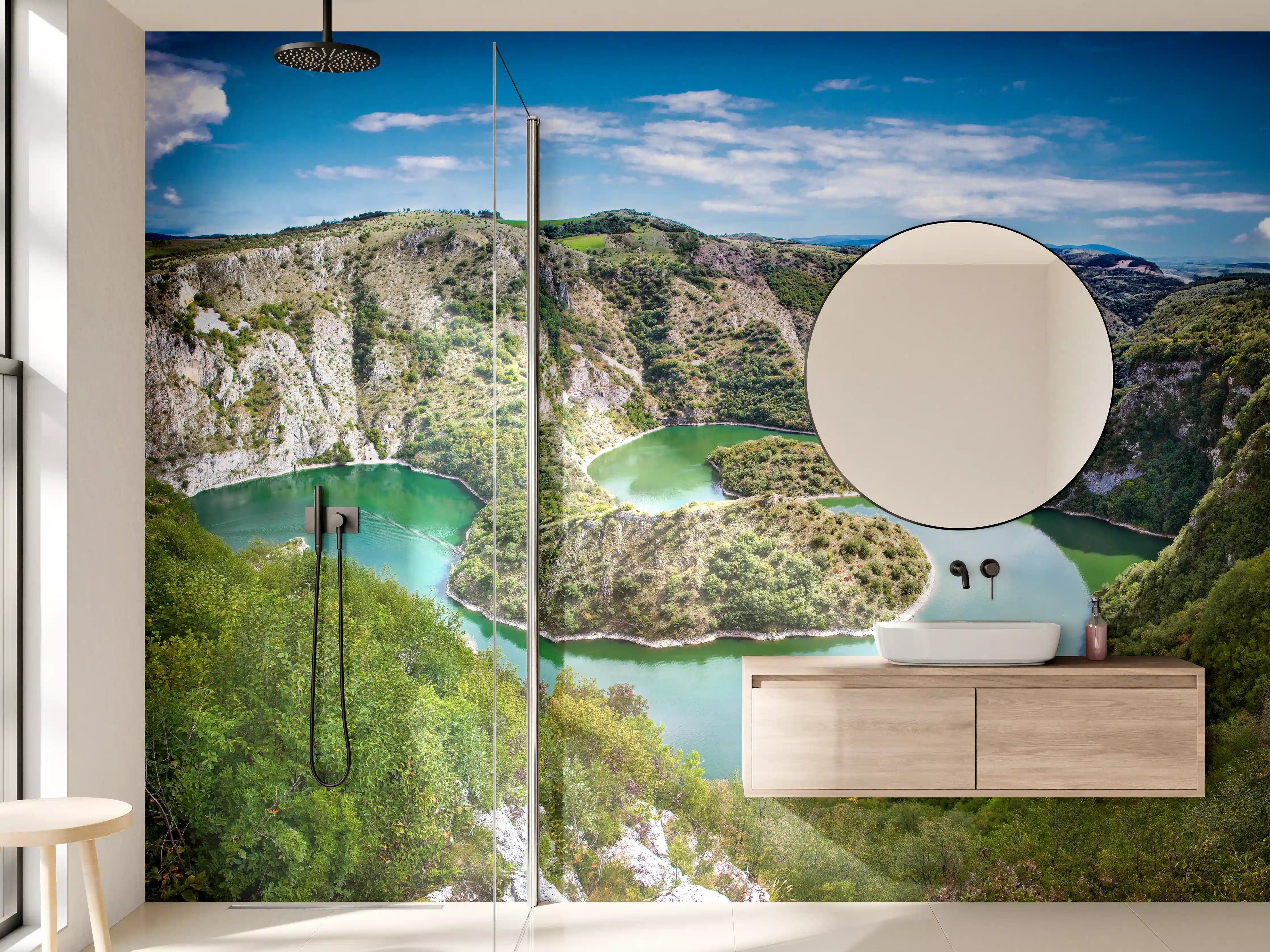 Wandverkleidung Bad - Majestätische Flusslandschaft mit Kurven