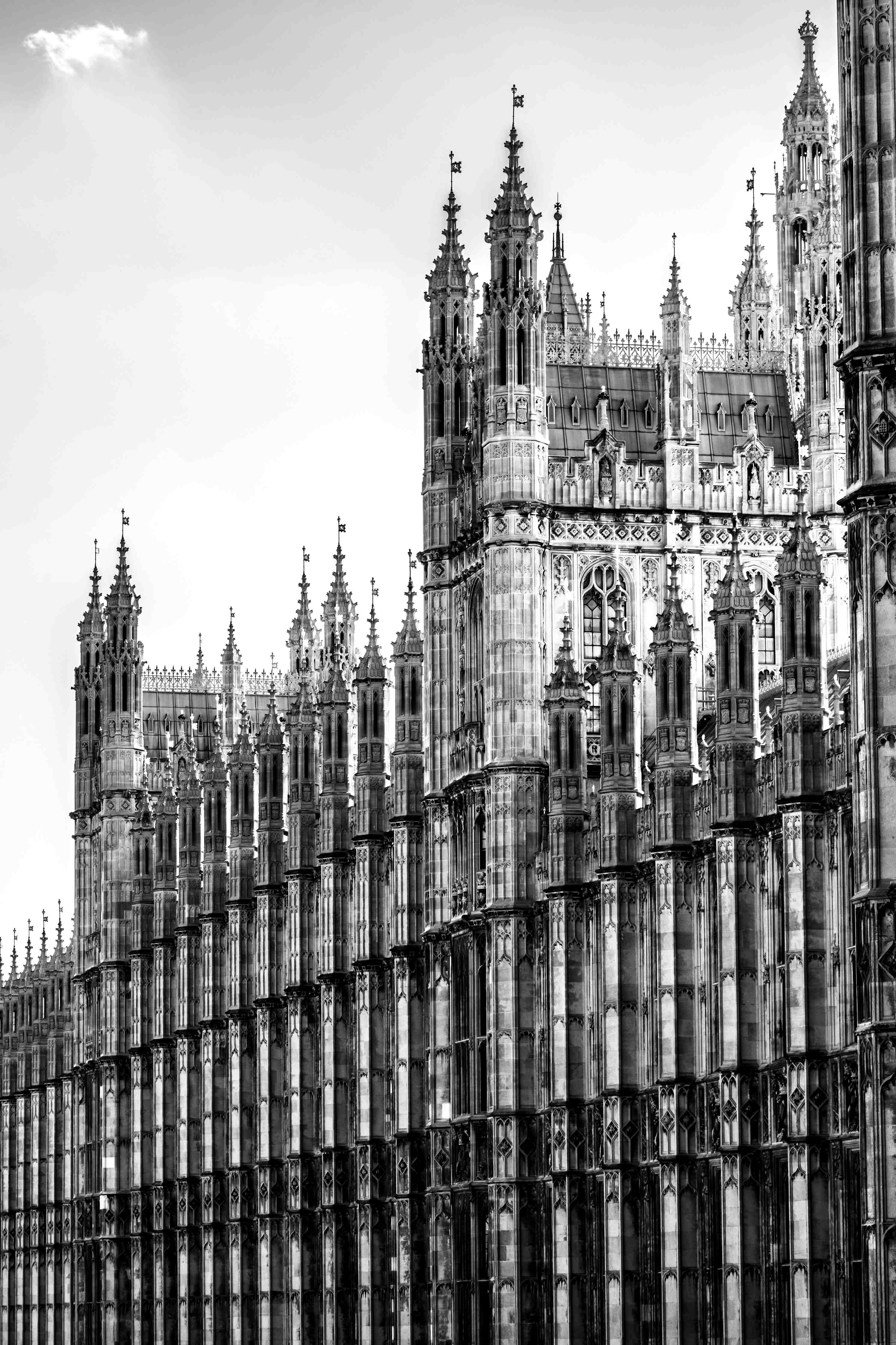 Wandverkleidung Bad-Majestätische Kathedralenfassade