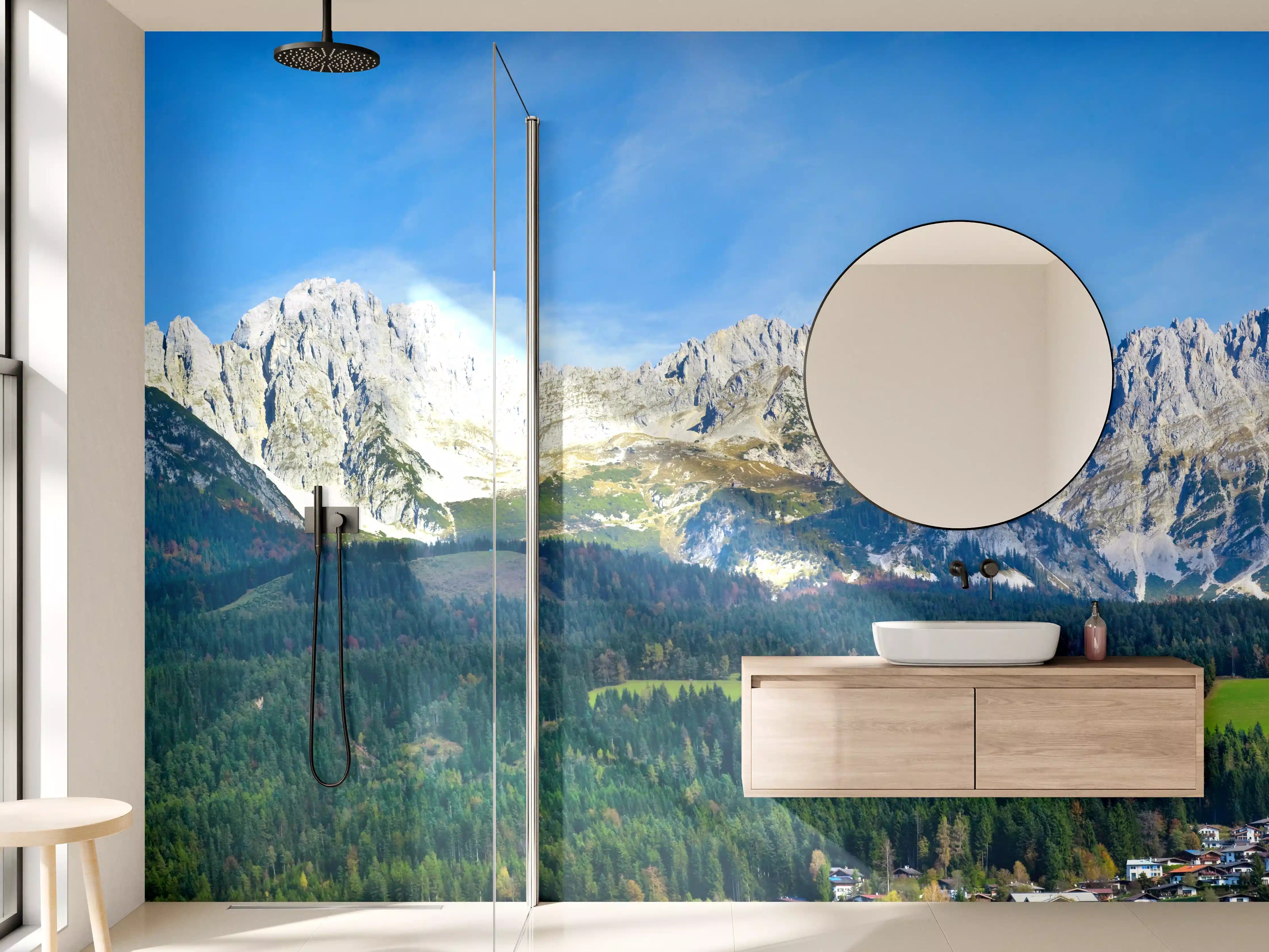 Wandverkleidung Bad - Majestätischer Bergpanorama mit blauen Himmel
