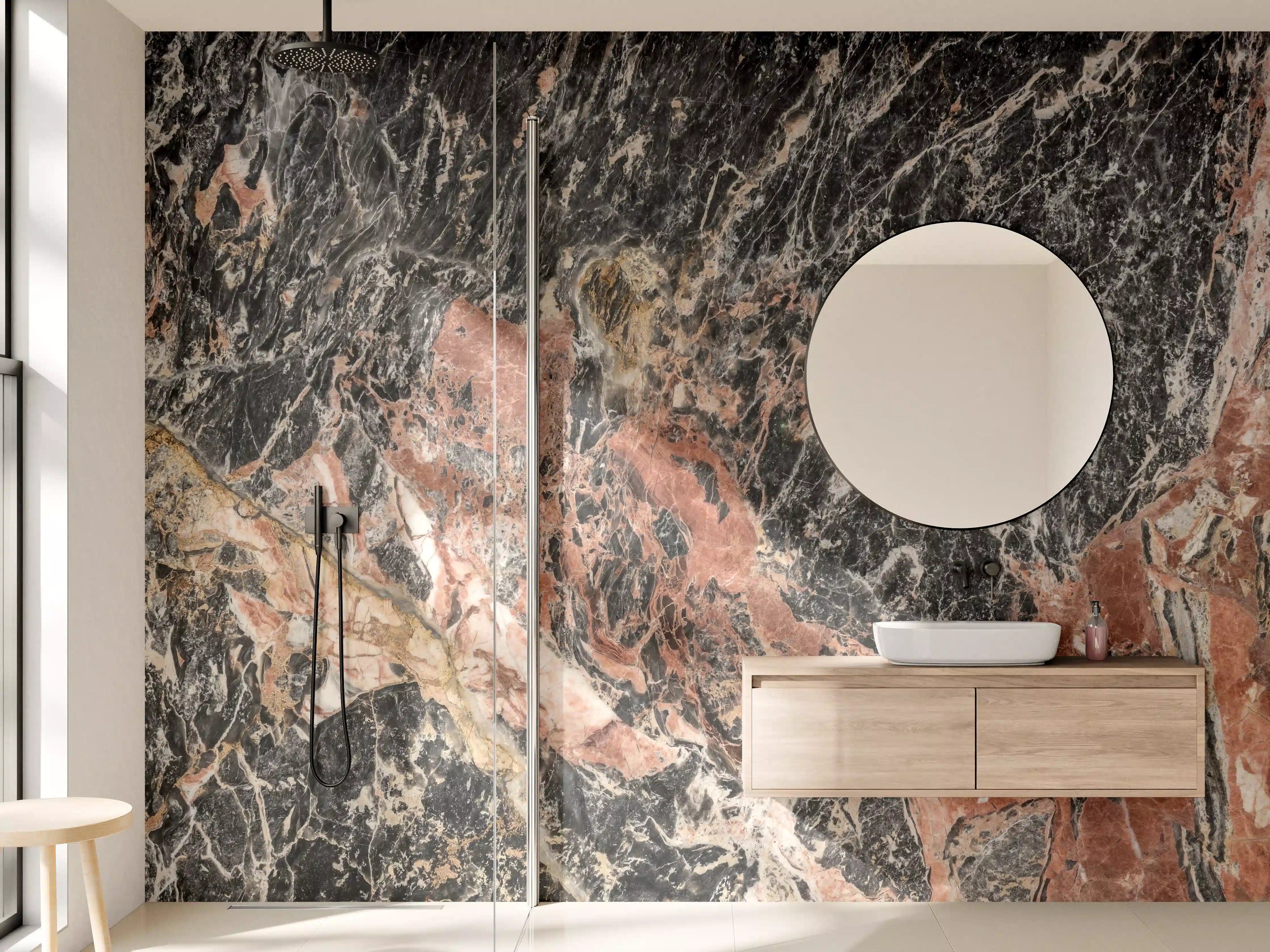 Wandverkleidung Bad - Marmorierte Farbvielfalt in warmen Tönen