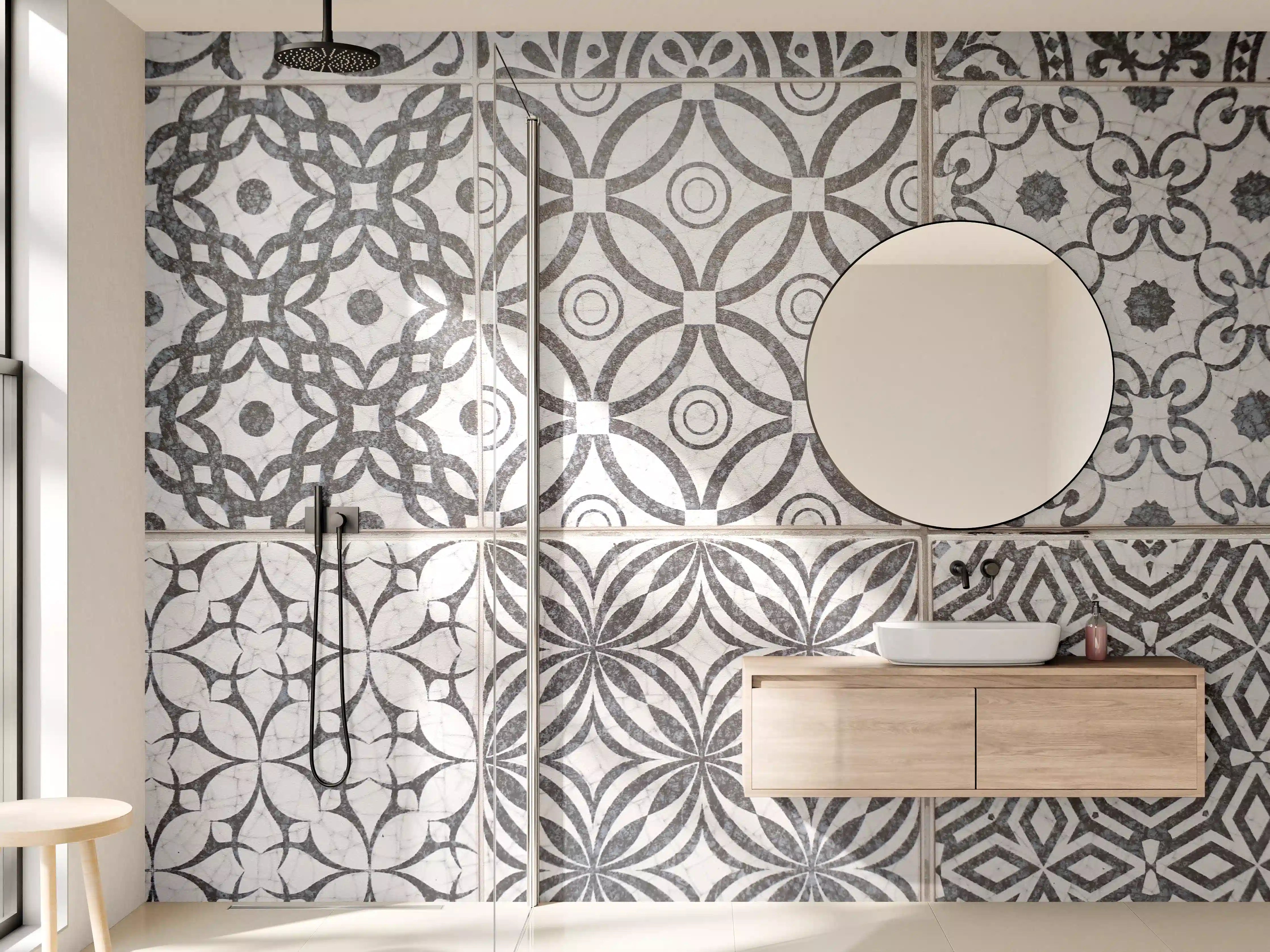 Wandverkleidung Bad - Marokkanische Muster in Schwarz-Weiß