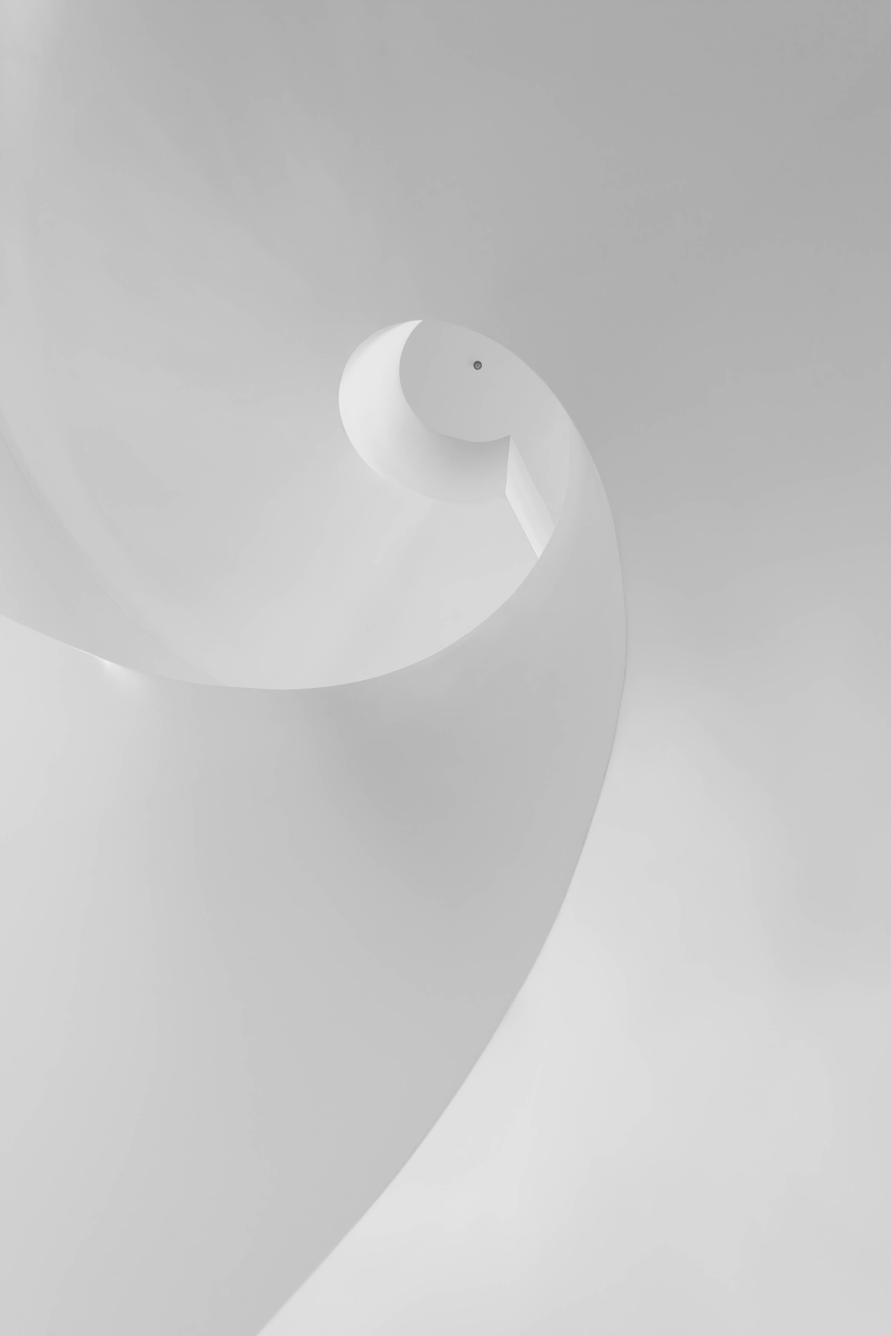 Wandverkleidung Bad-Monochrome Spiral-Treppe