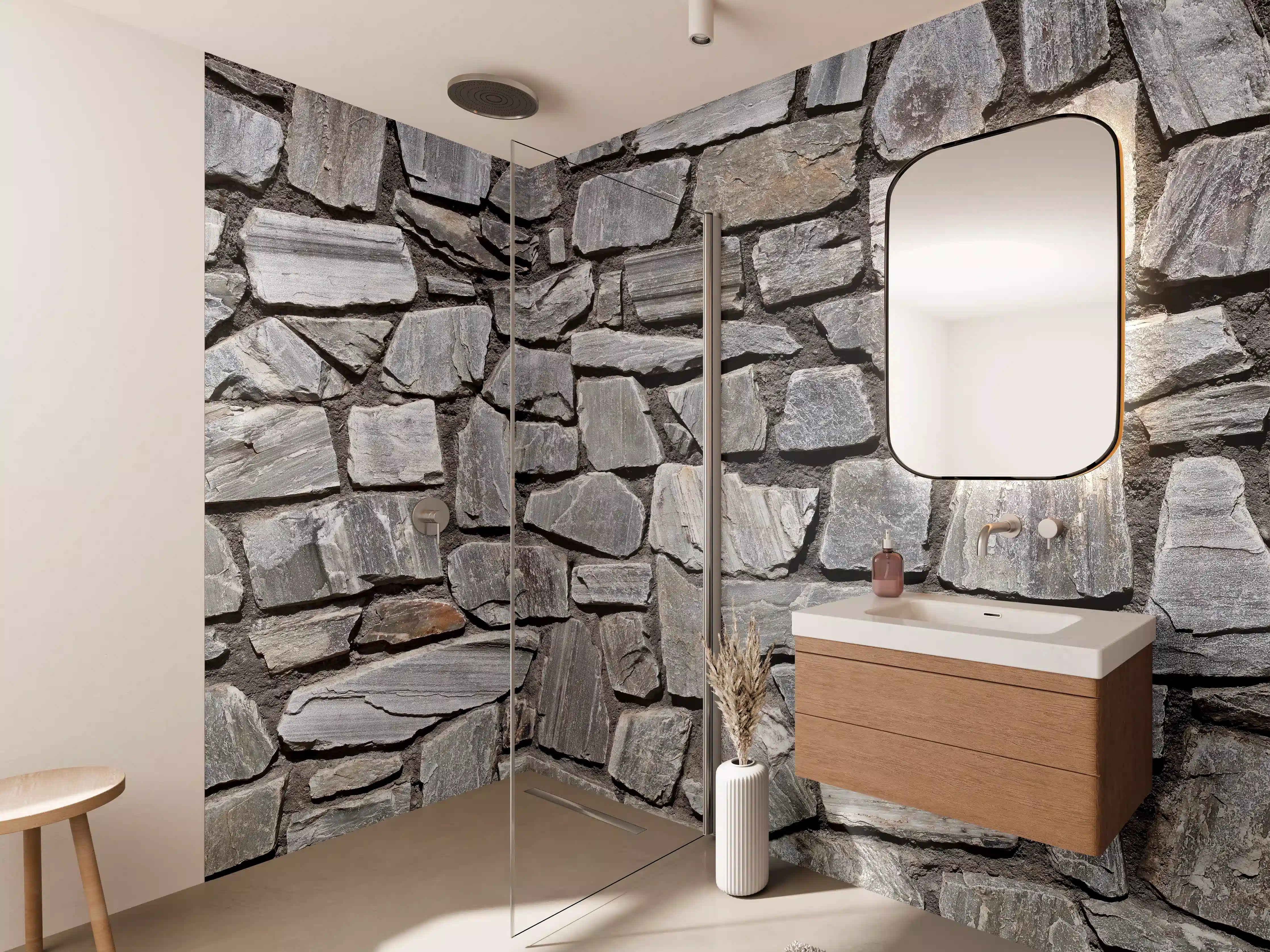 Wandverkleidung Bad - Natursteinmauer in Grau mit strukturierter Oberfläche