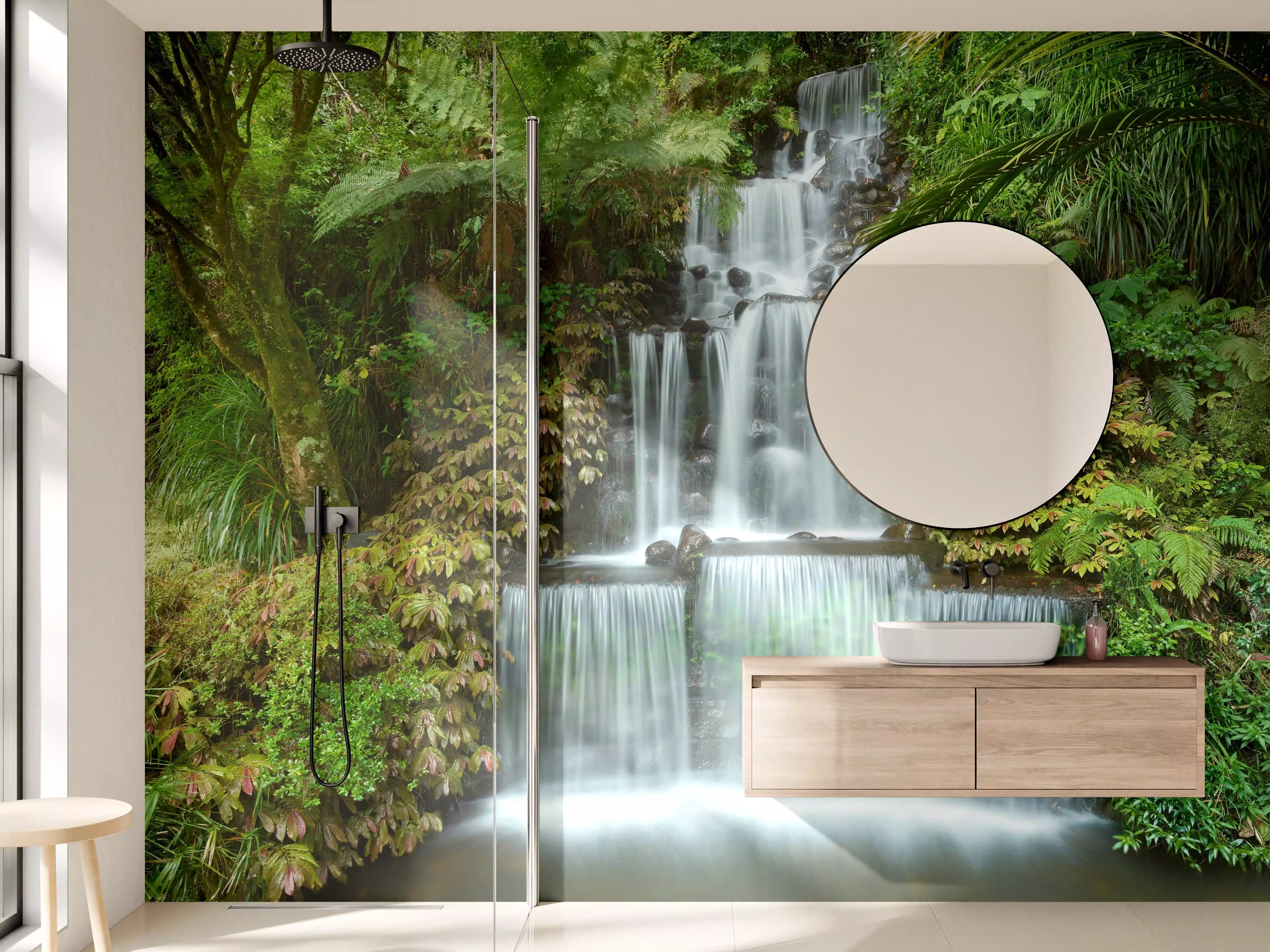 Wandverkleidung Bad - Naturwasserfall in üppigem Grün