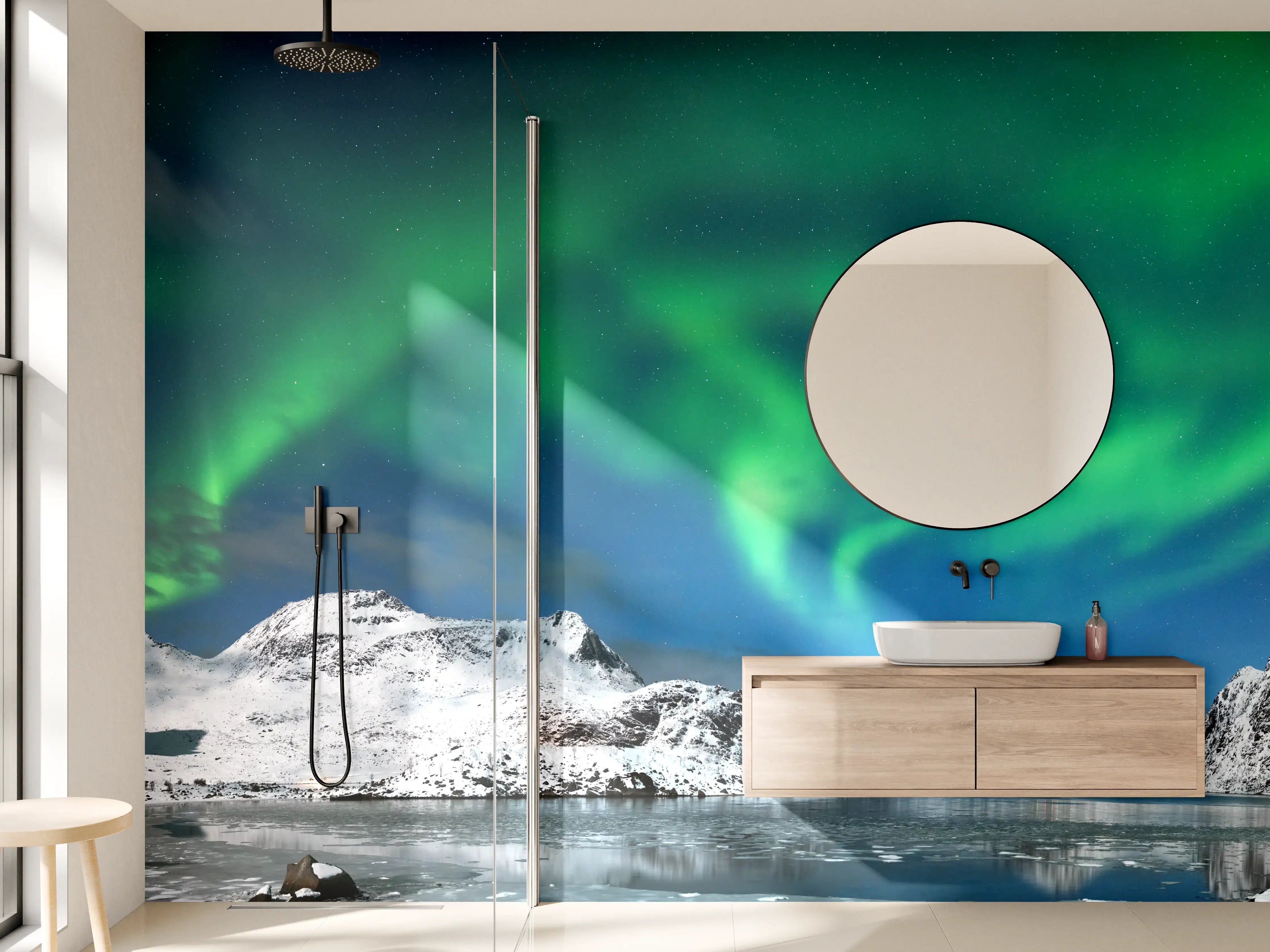 Wandverkleidung Bad - Nordlicht über verschneitem Fjord