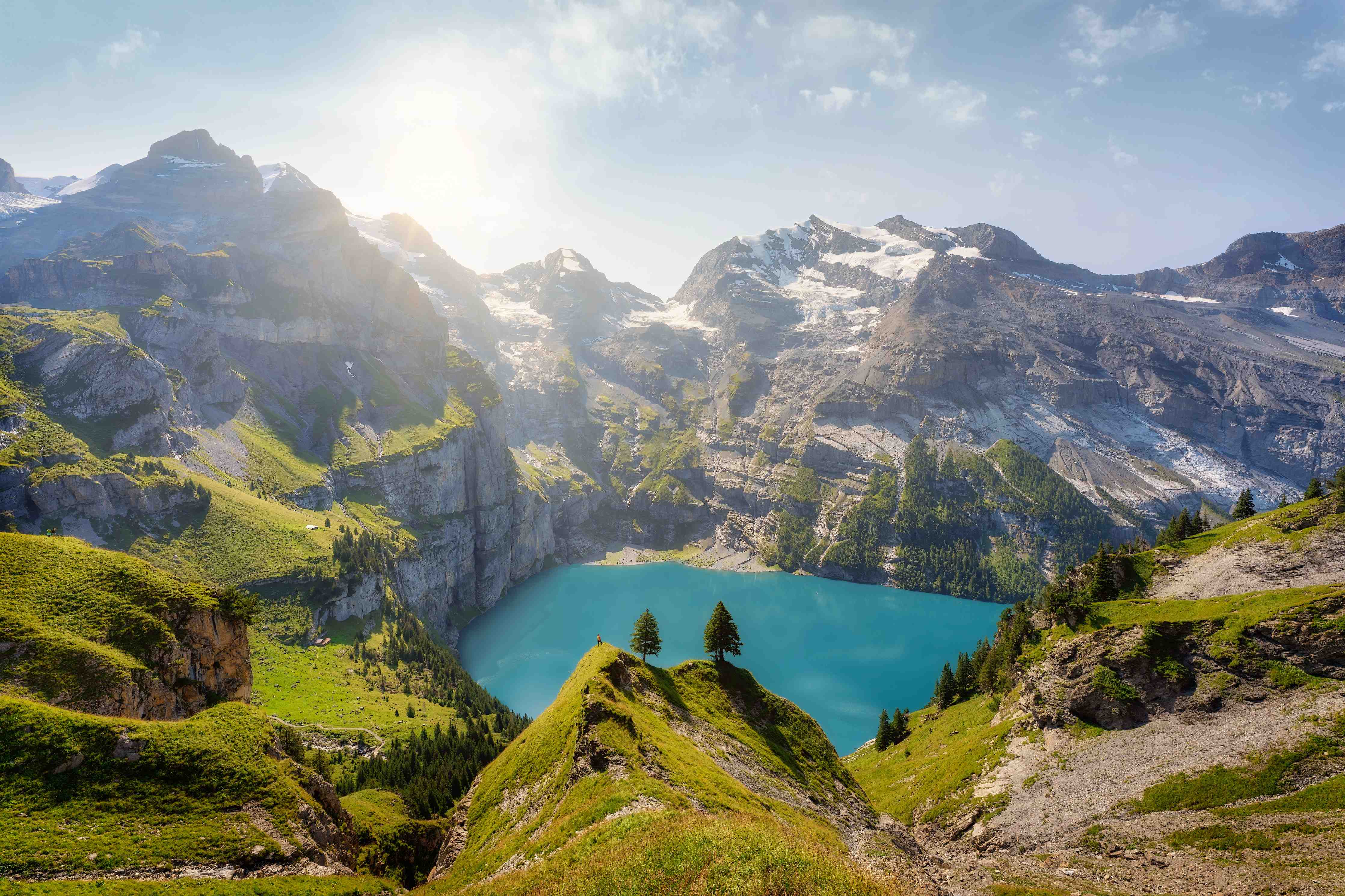 Wandverkleidung Bad-Oeschinensee in den Schweizer Alpen