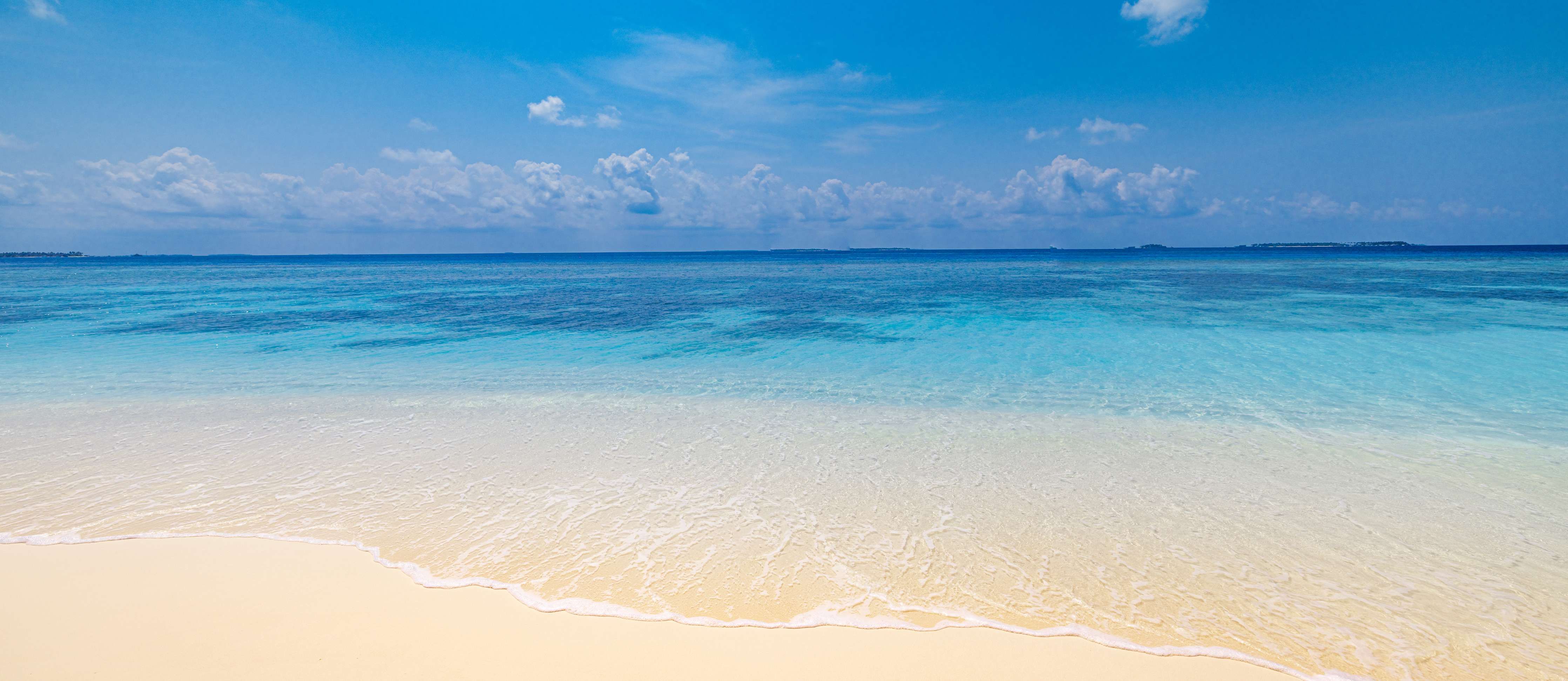 Wandverkleidung Bad-Paradiesische Strandkulisse in Blau und Weiß