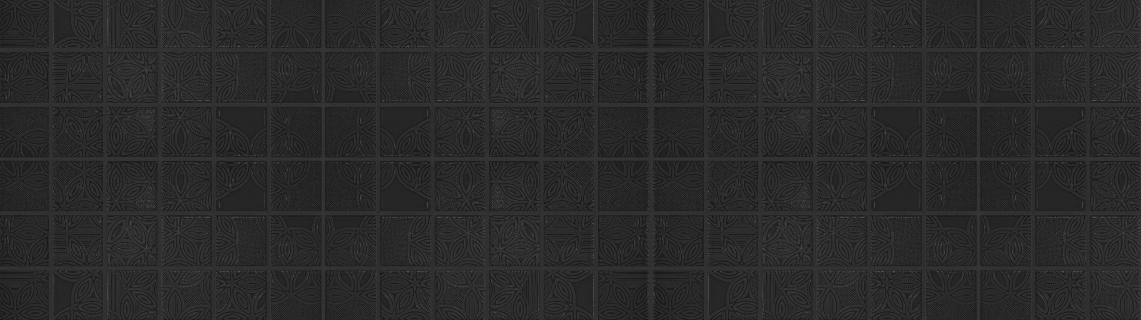 Wandverkleidung Bad-Quadratische schwarze Fliesen