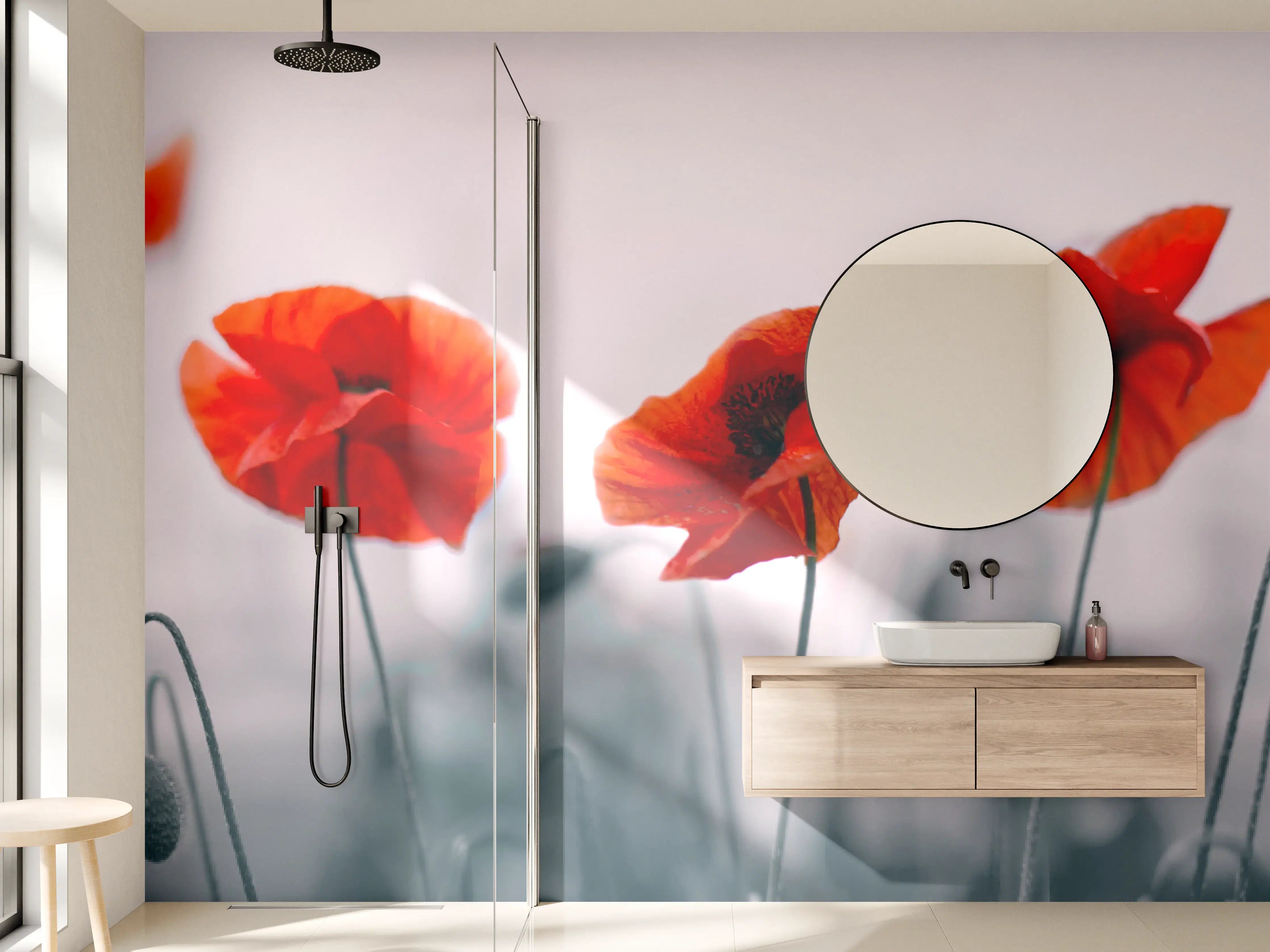 Wandverkleidung Bad - Roter Mohn auf hellem Hintergrund