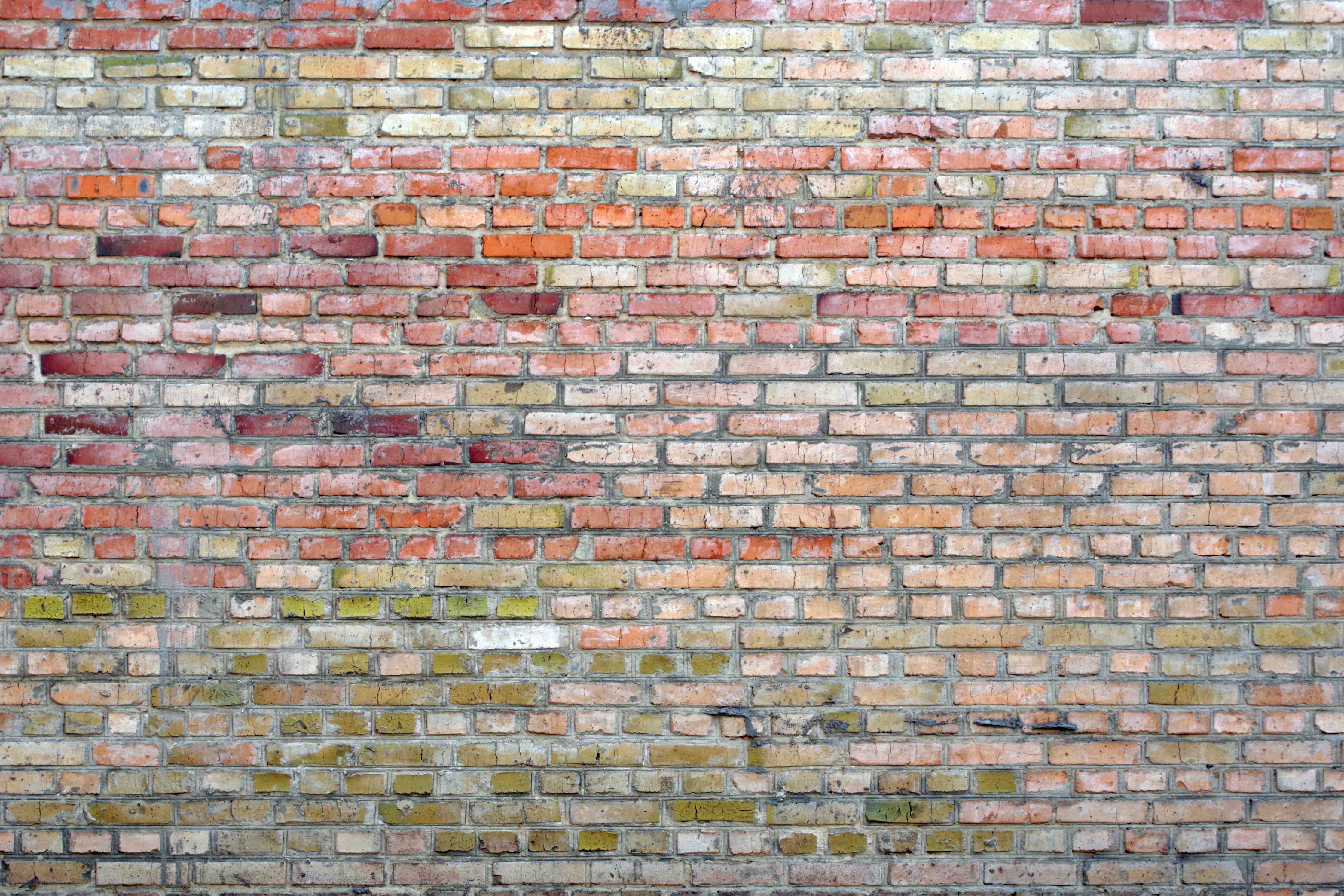 Wandverkleidung Bad-Rustikale Backsteinwand mit grüner Patina