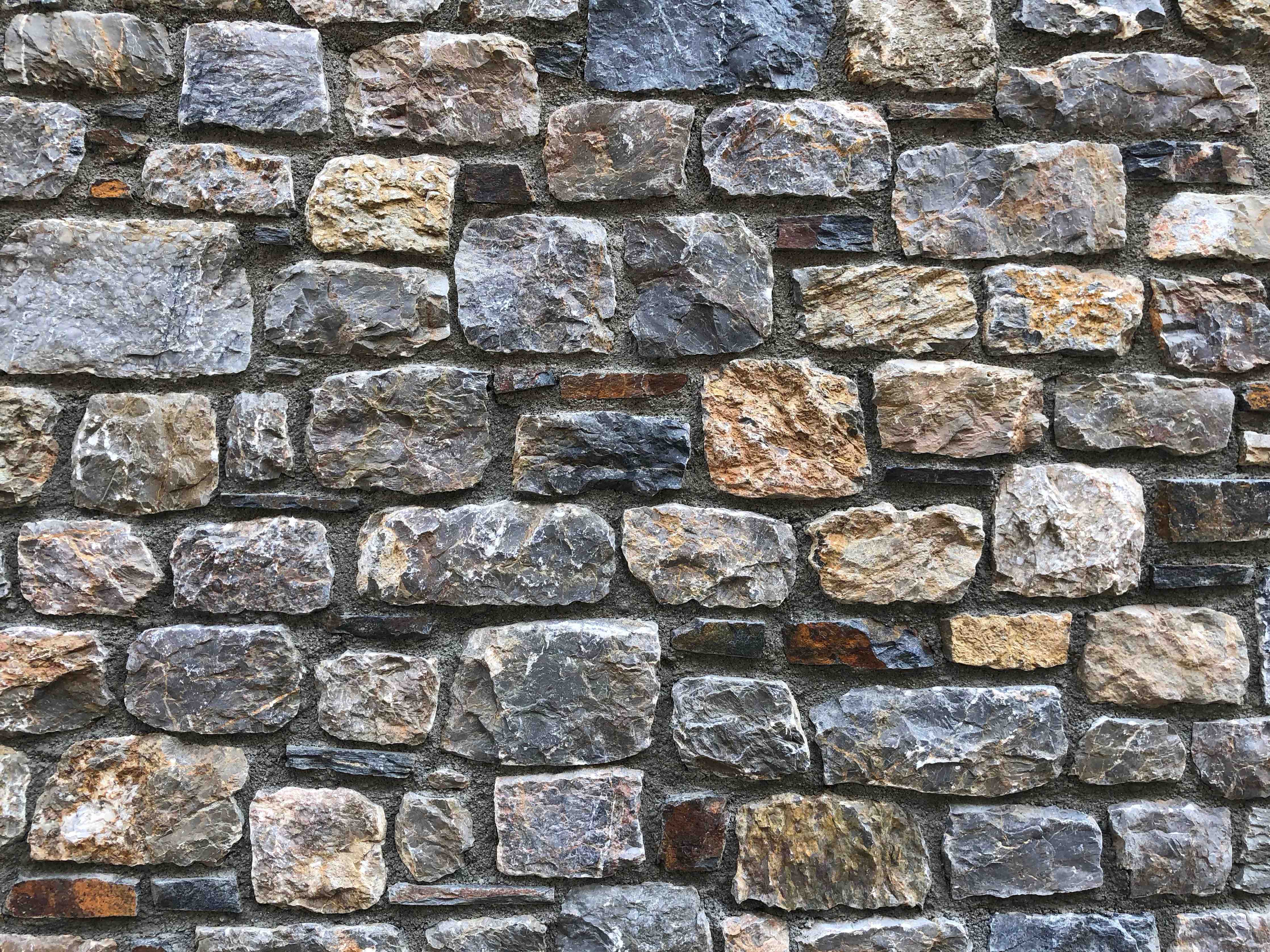 Wandverkleidung Bad-Rustikale Steinmauer mit Naturfarben