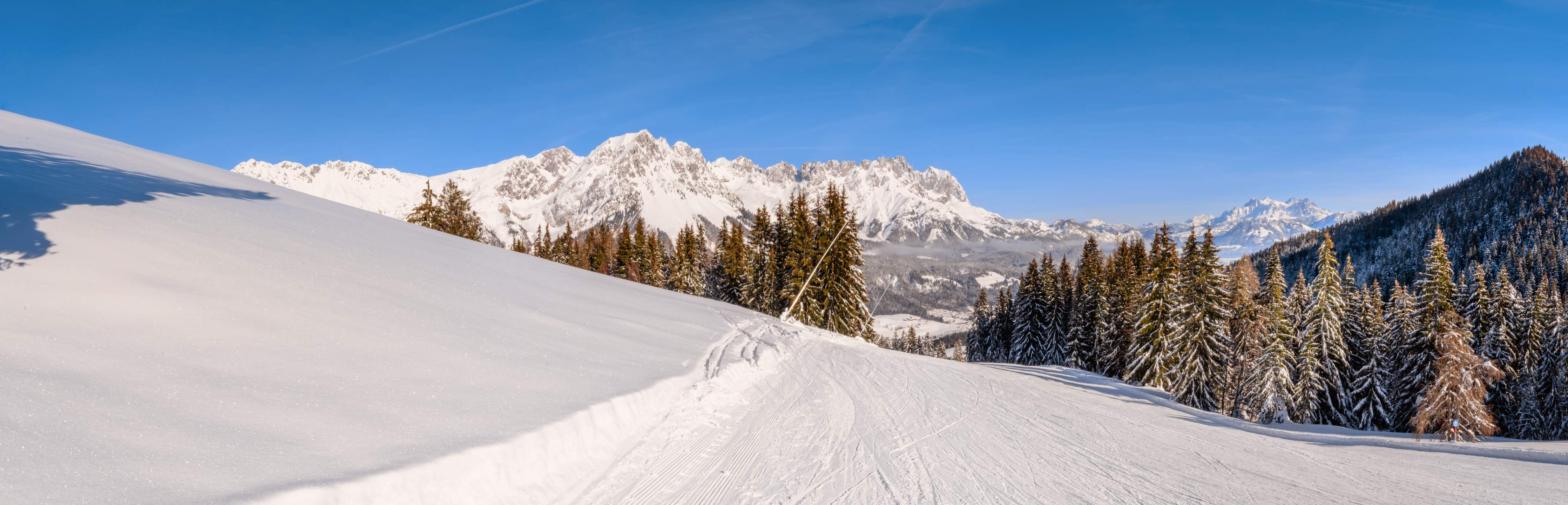 Wandverkleidung Bad-Schneebedeuchte Berglandschaft im Sonnenlicht