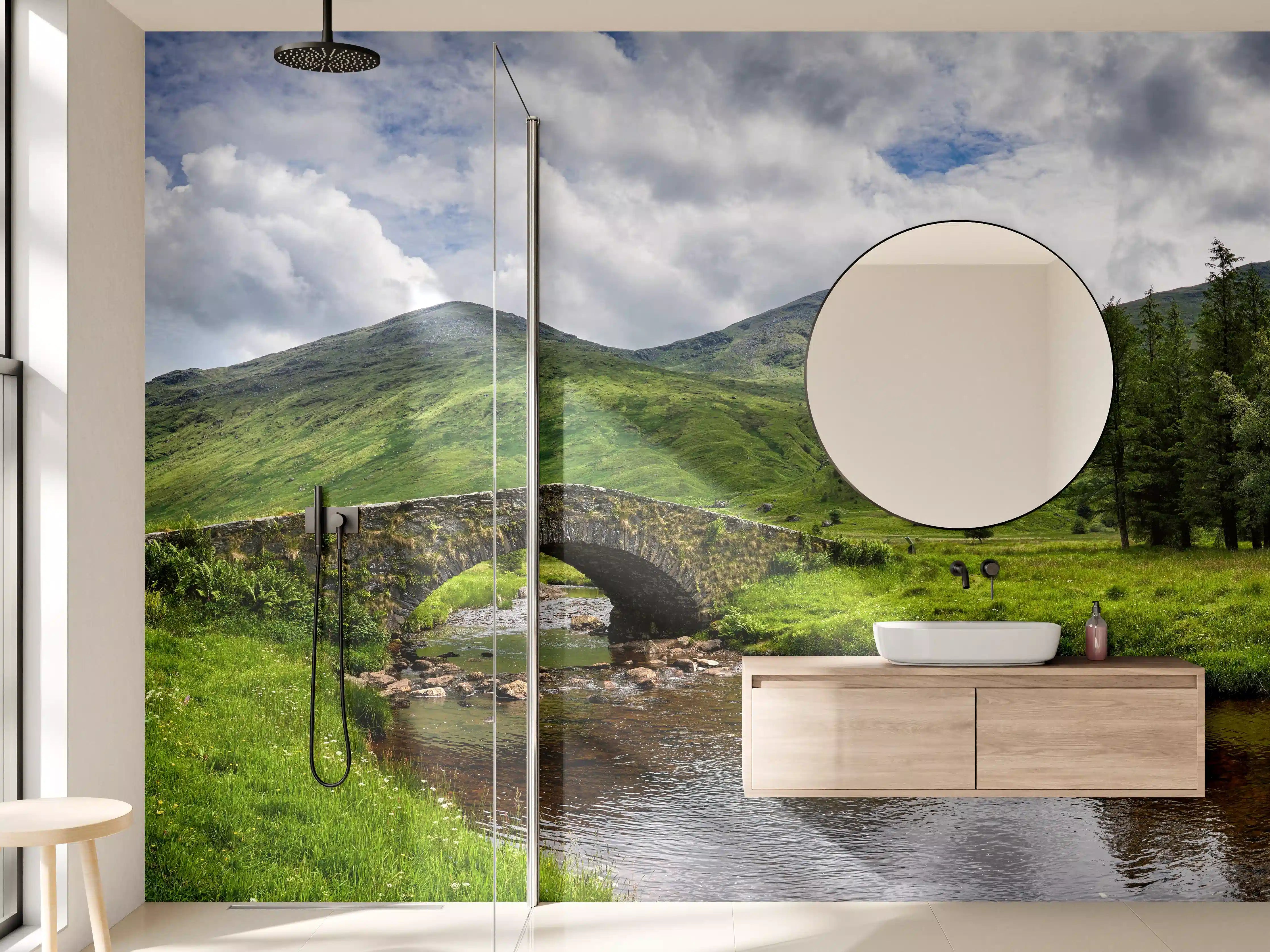 Wandverkleidung Bad - Schöne Naturkulisse mit Fluss und Bergen