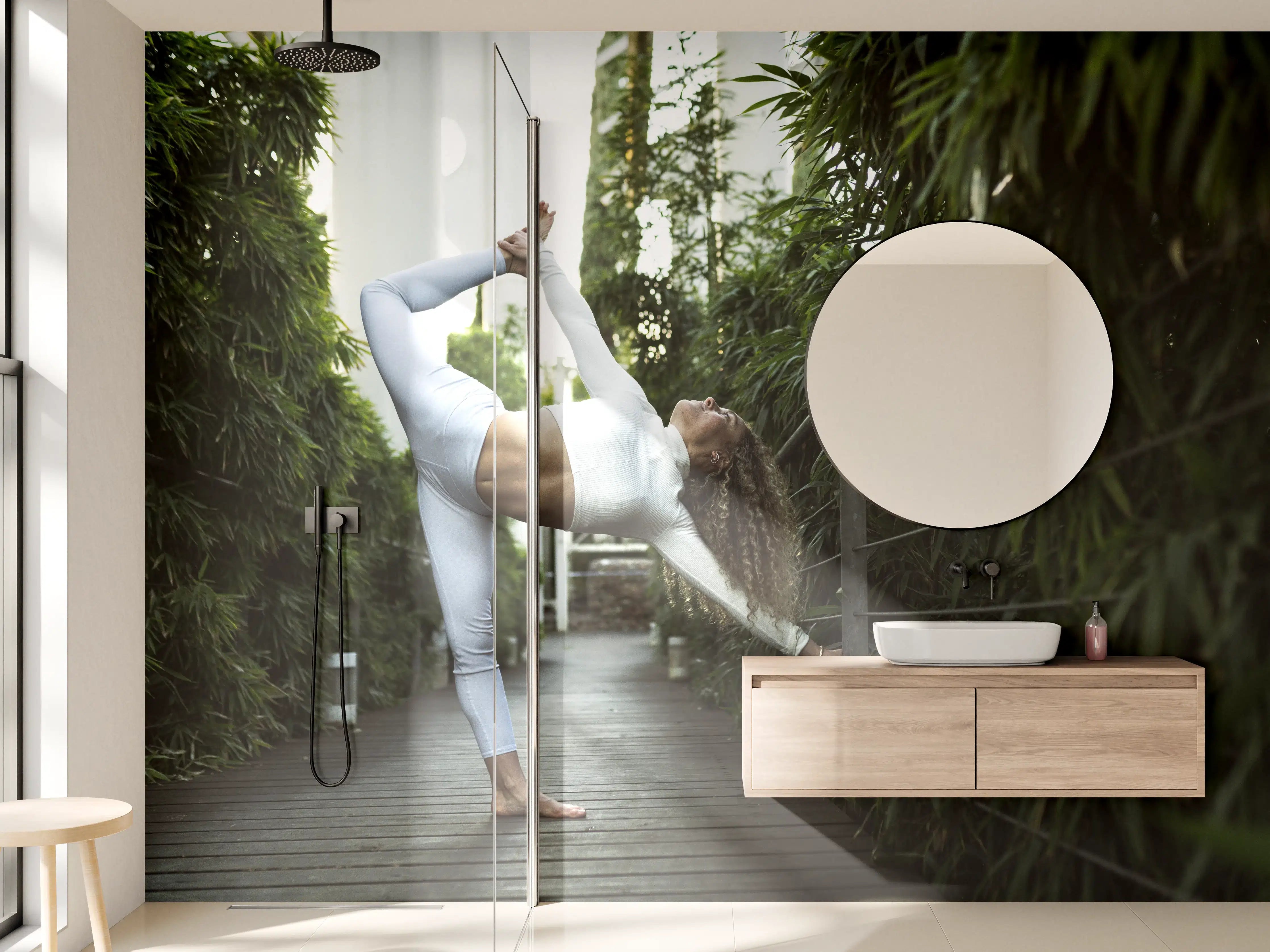 Wandverkleidung Bad - Schöne blonde Frau mit lockigem Haar