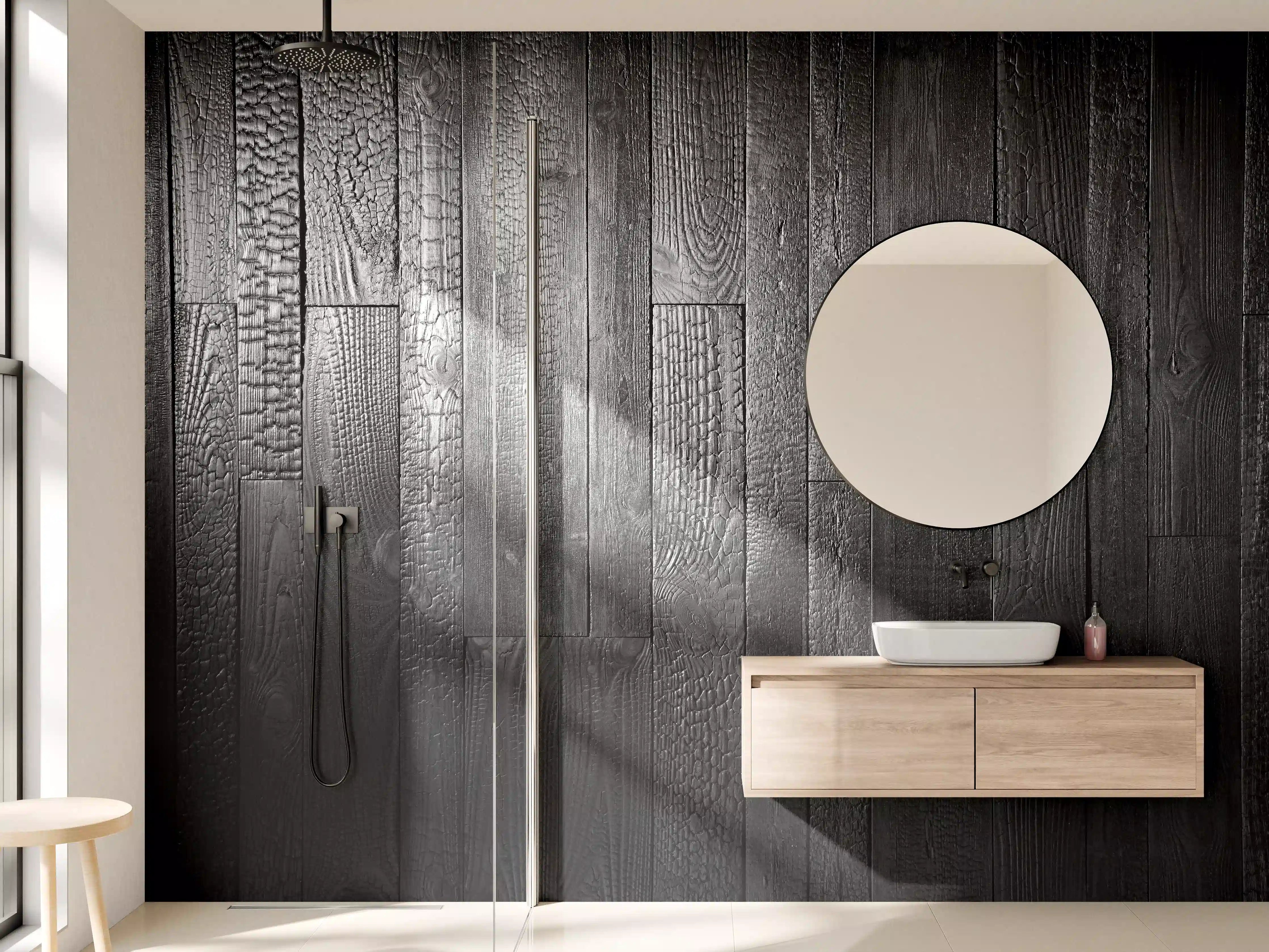 Wandverkleidung Bad - Schwarze Holzdielen in dunklem Finish