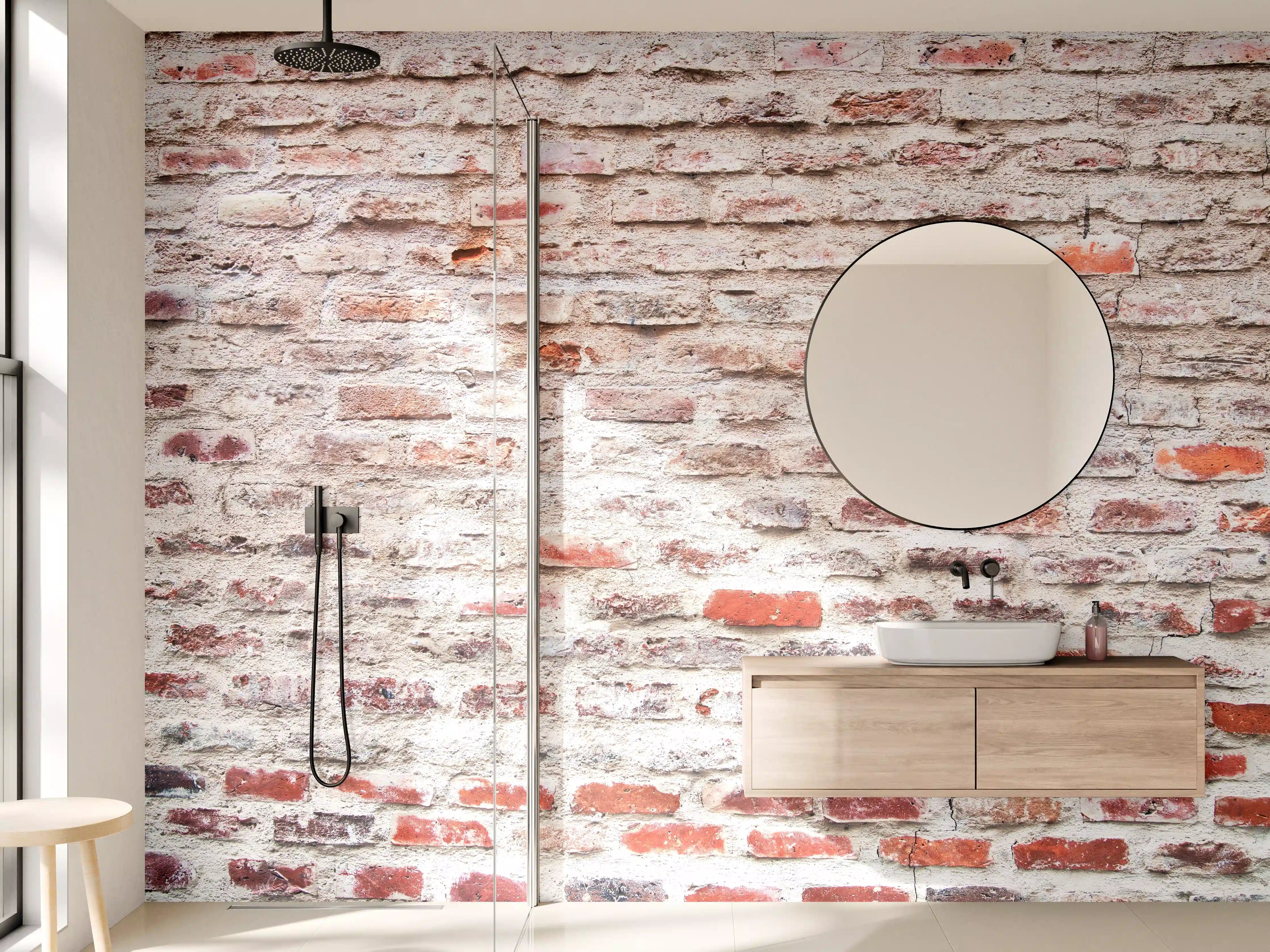 Wandverkleidung Bad - Sehr alte kaputte Steinmauer