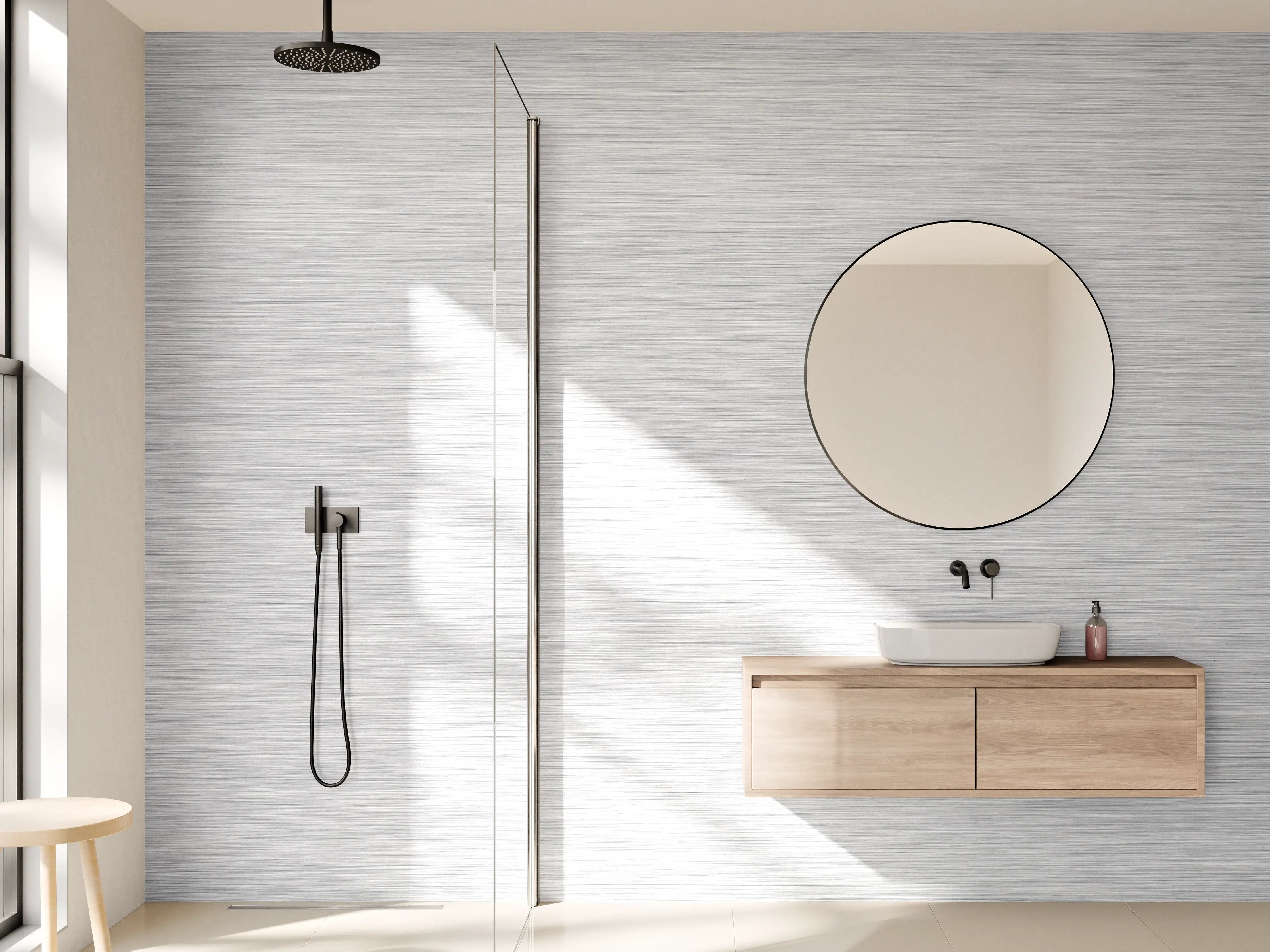 Wandverkleidung Bad - Silberne Metallstruktur mit feinem Linienmuster