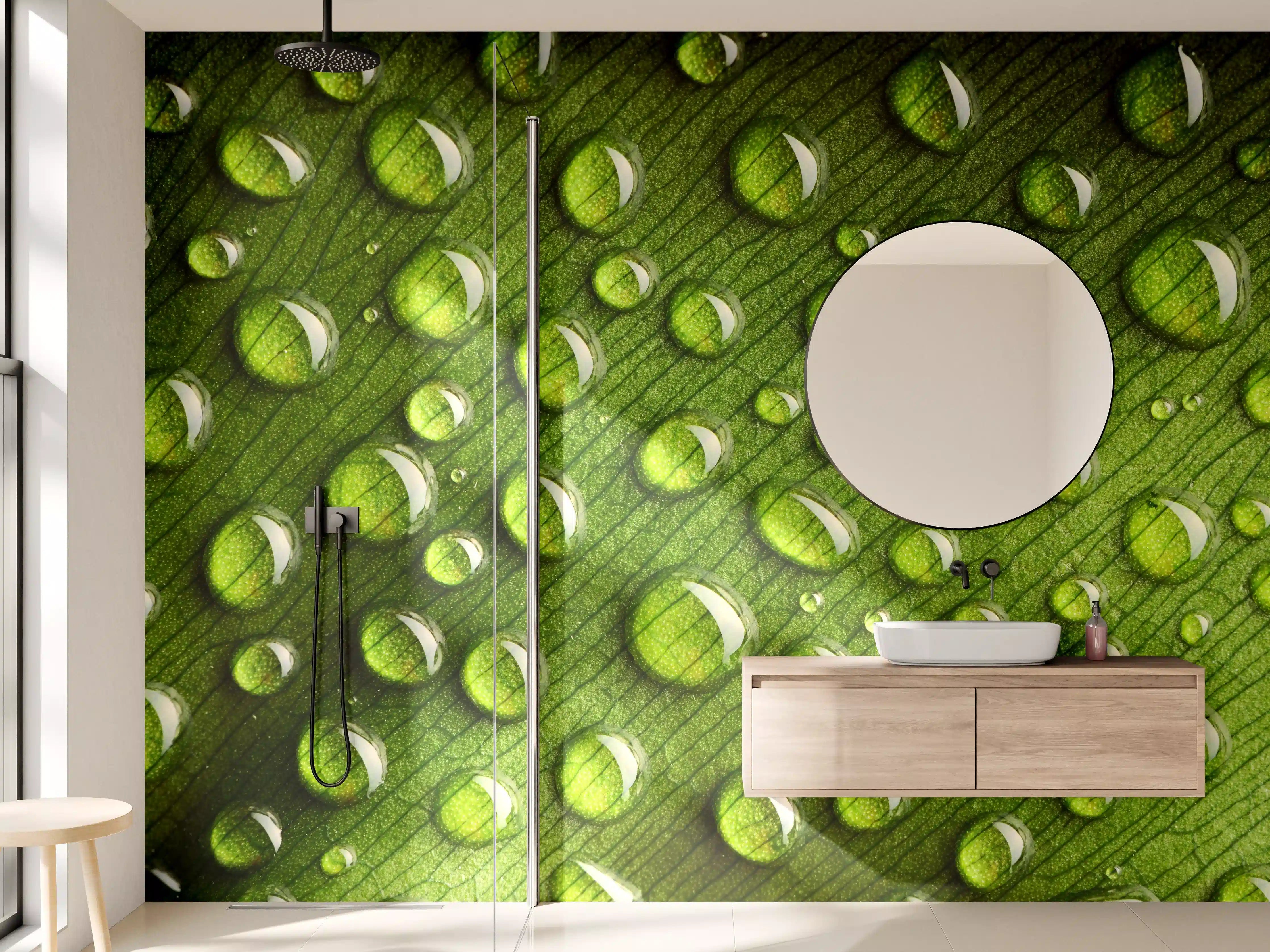 Wandverkleidung Bad - Silbrige Blätter im Tau