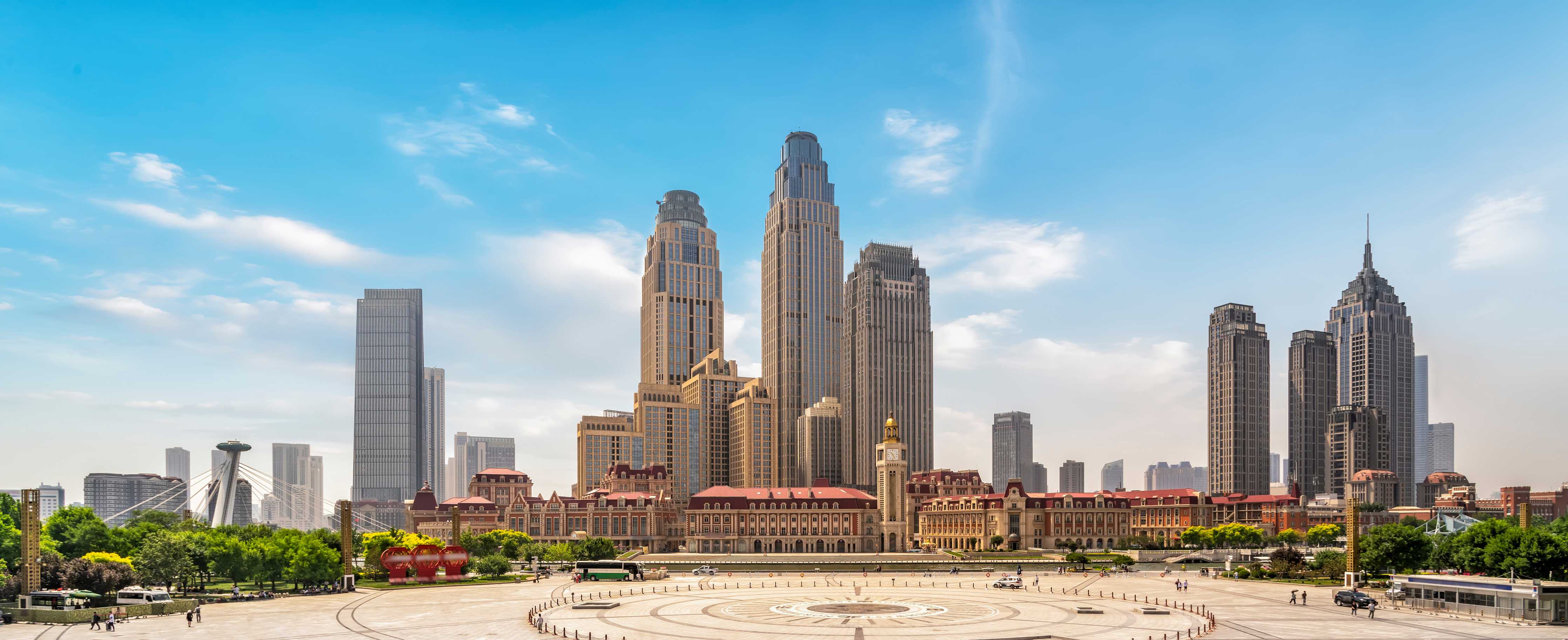 Wandverkleidung Bad-Skyline der Stadt mit Wolkenkratzern