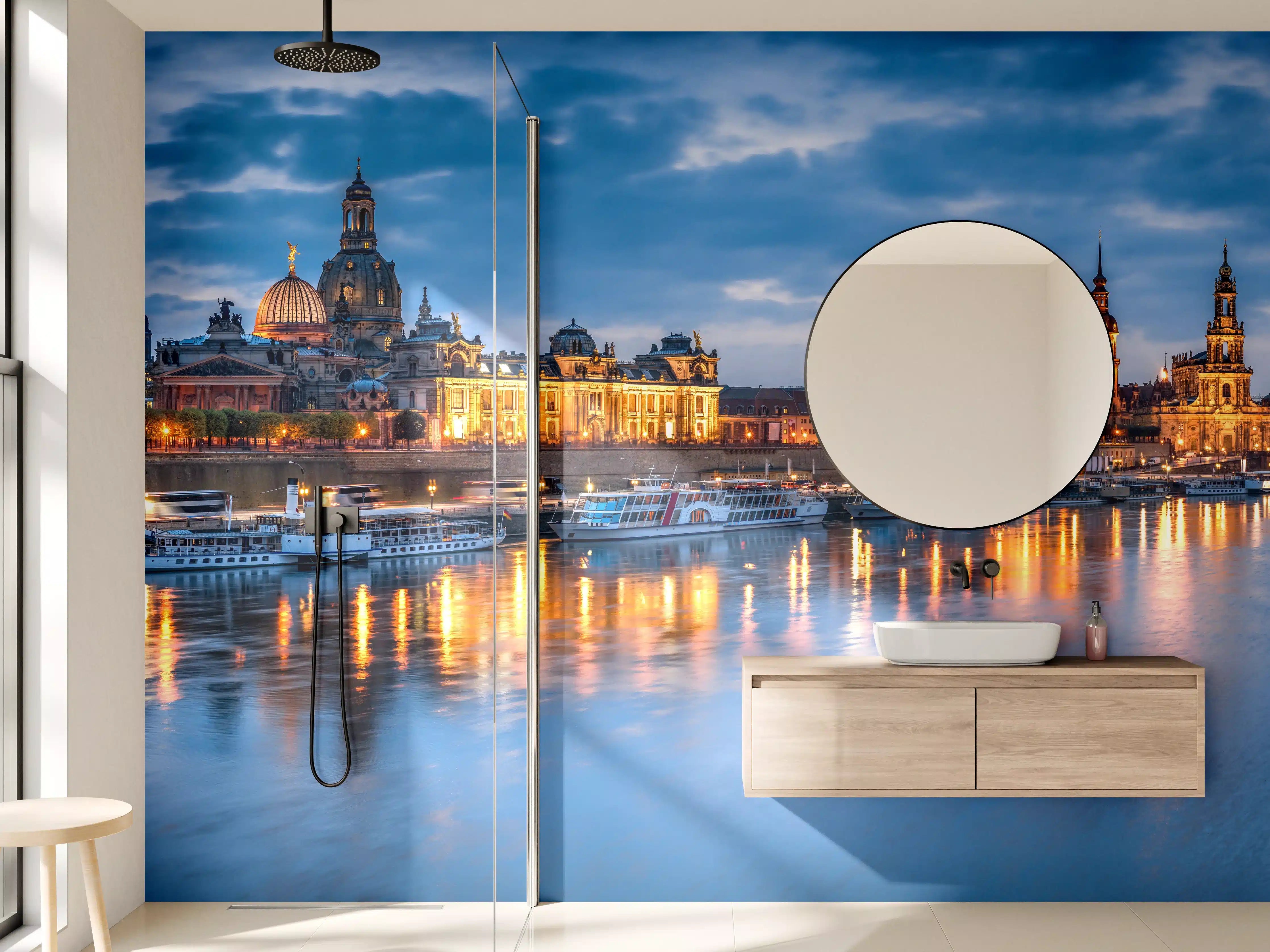 Wandverkleidung Bad - Skyline von Dresden am Elbufer bei Nacht