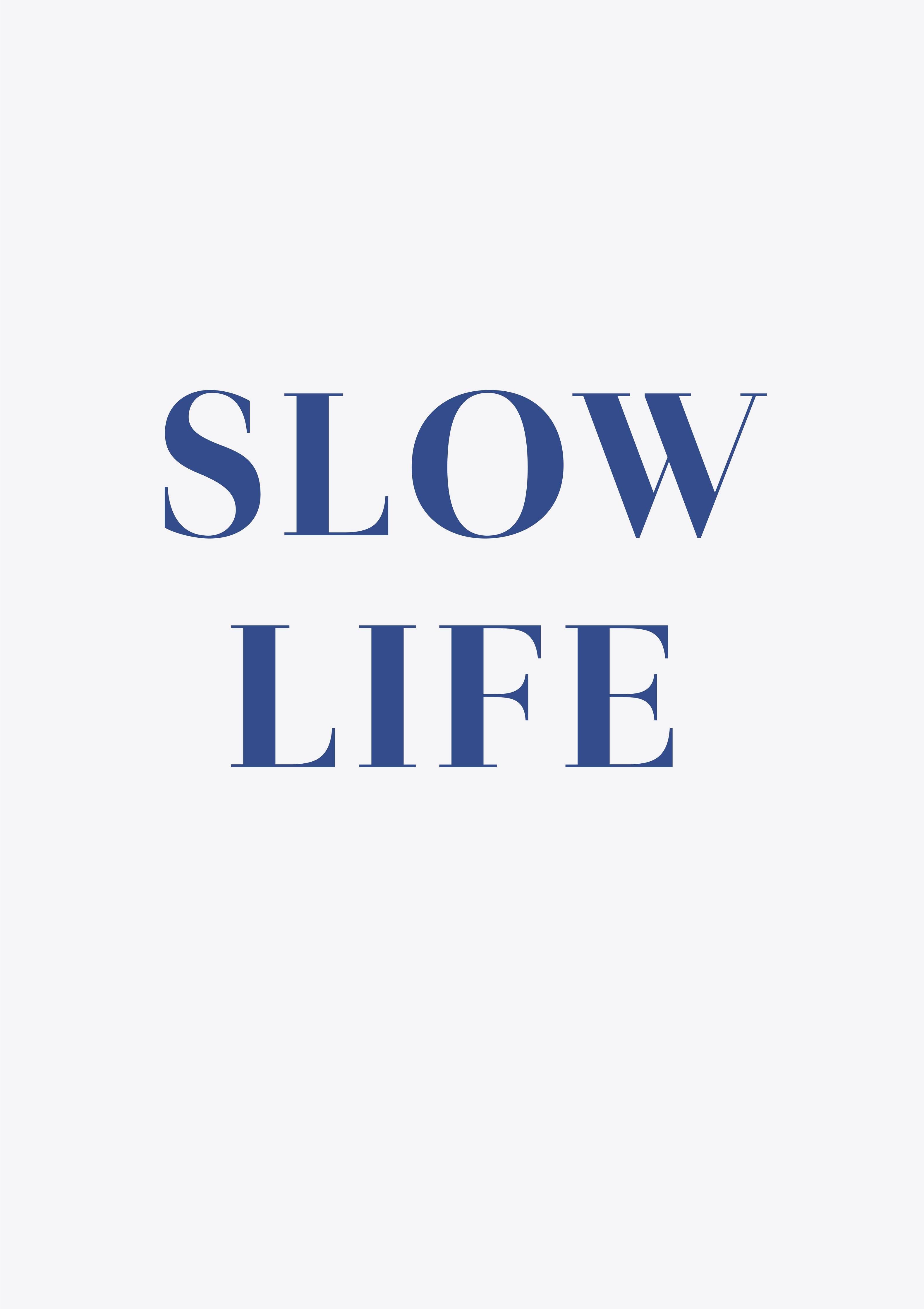Wandverkleidung Bad-Slow Life Text in Blau auf Weiß
