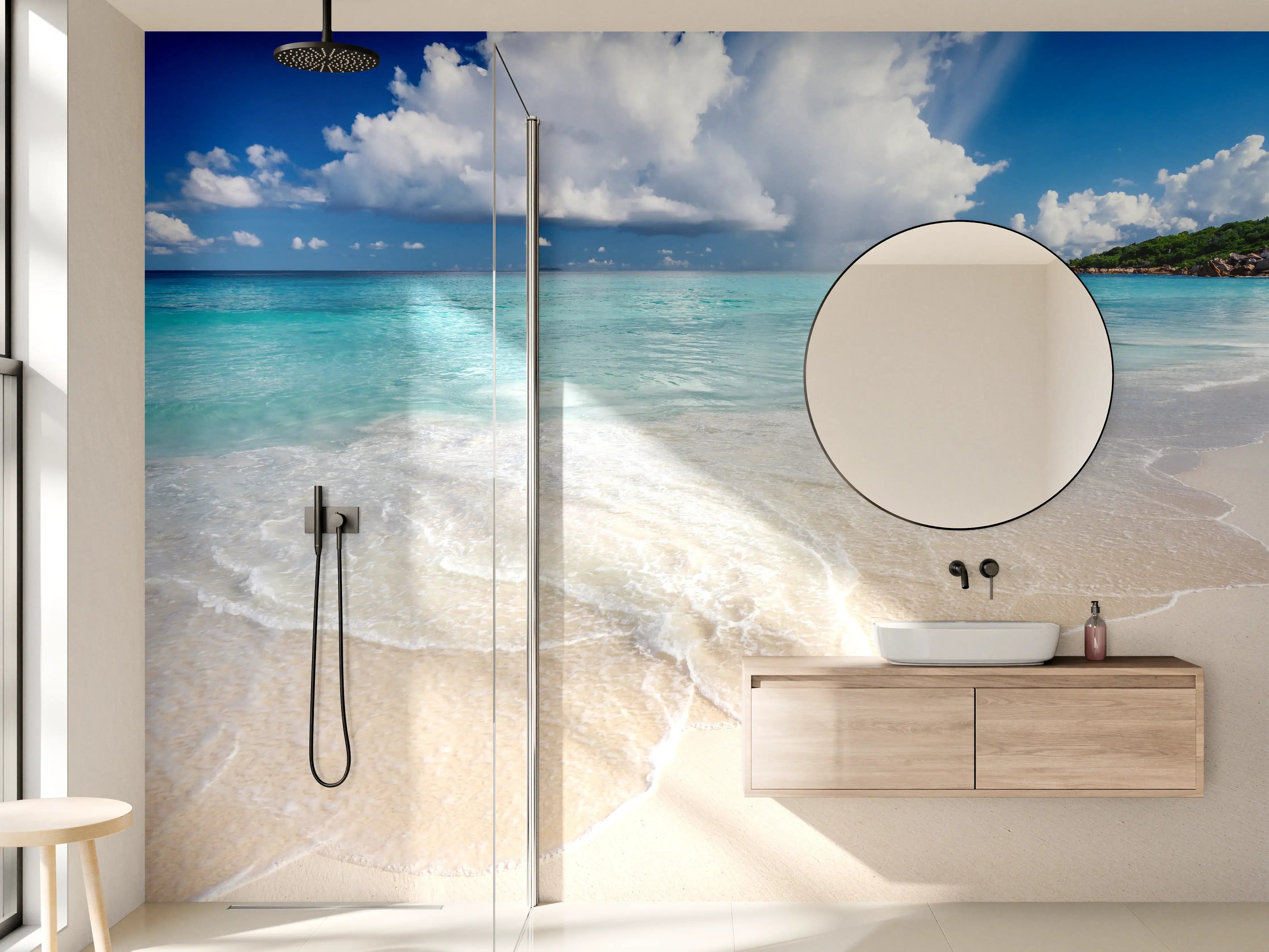 Wandverkleidung Bad - Tropischer Strand mit blauem Himmel