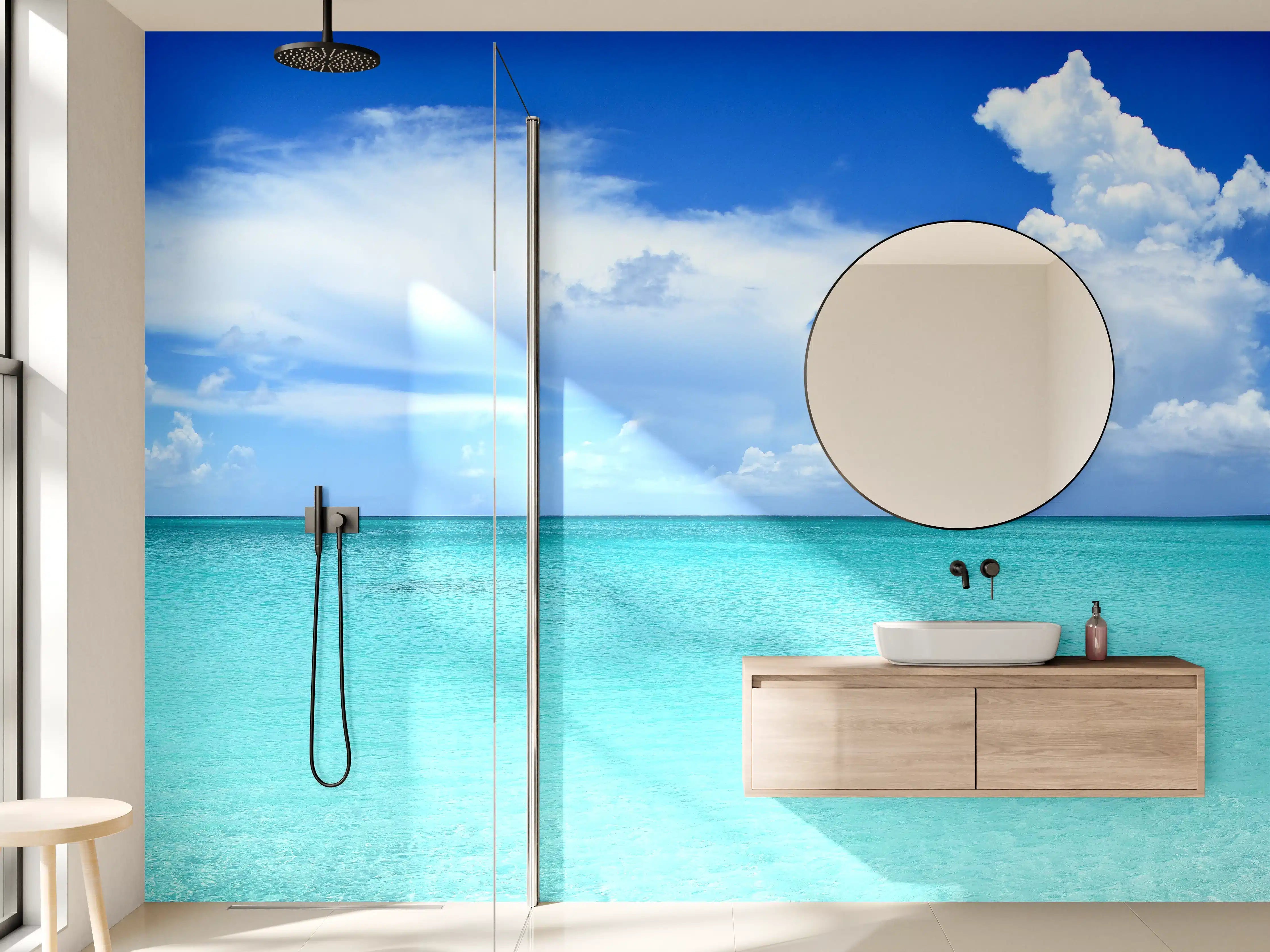 Wandverkleidung Bad - Tropischer Strand mit klarem Wasser