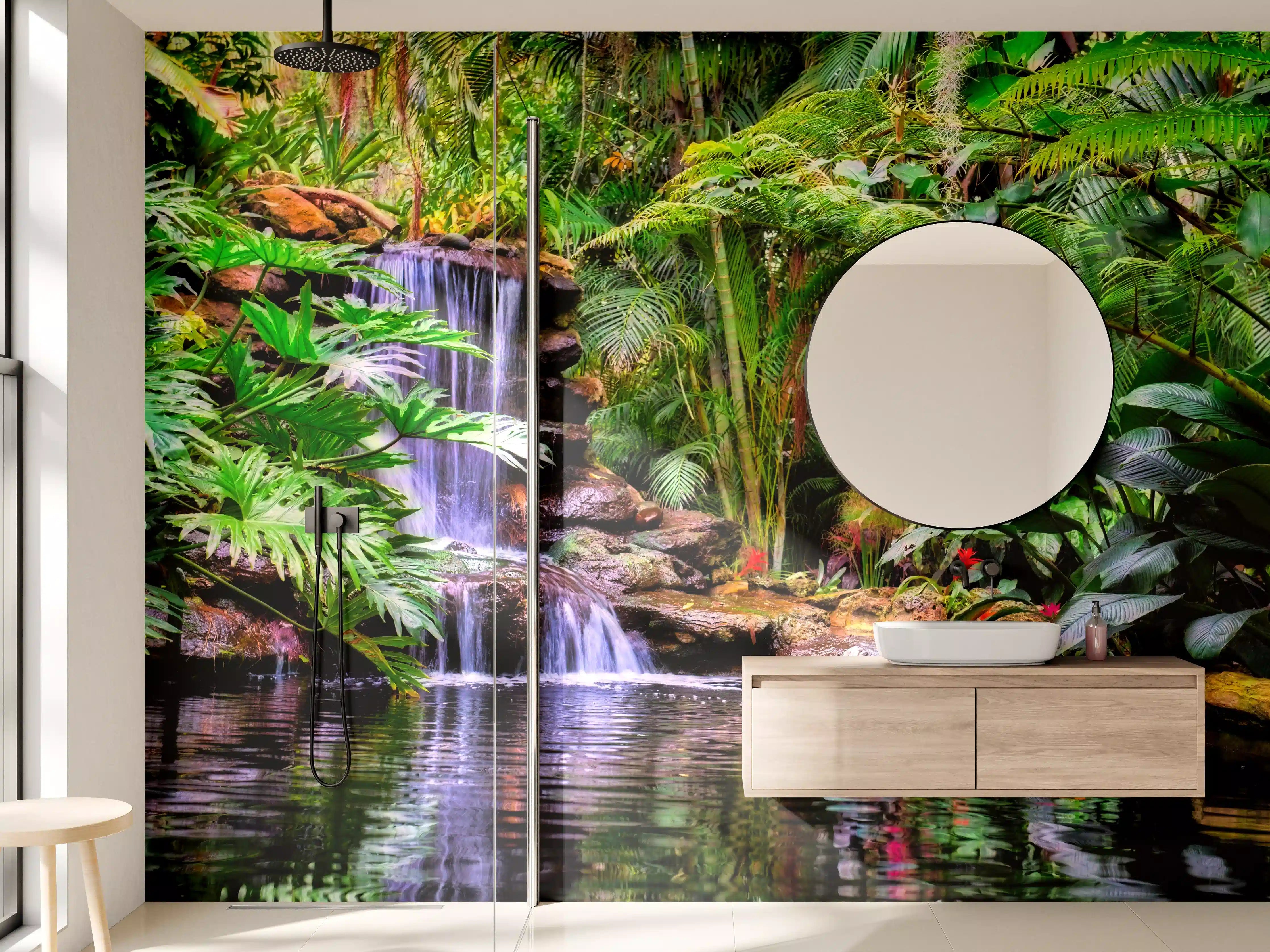 Wandverkleidung Bad - Tropischer Wasserfall in üppigem Dschungel