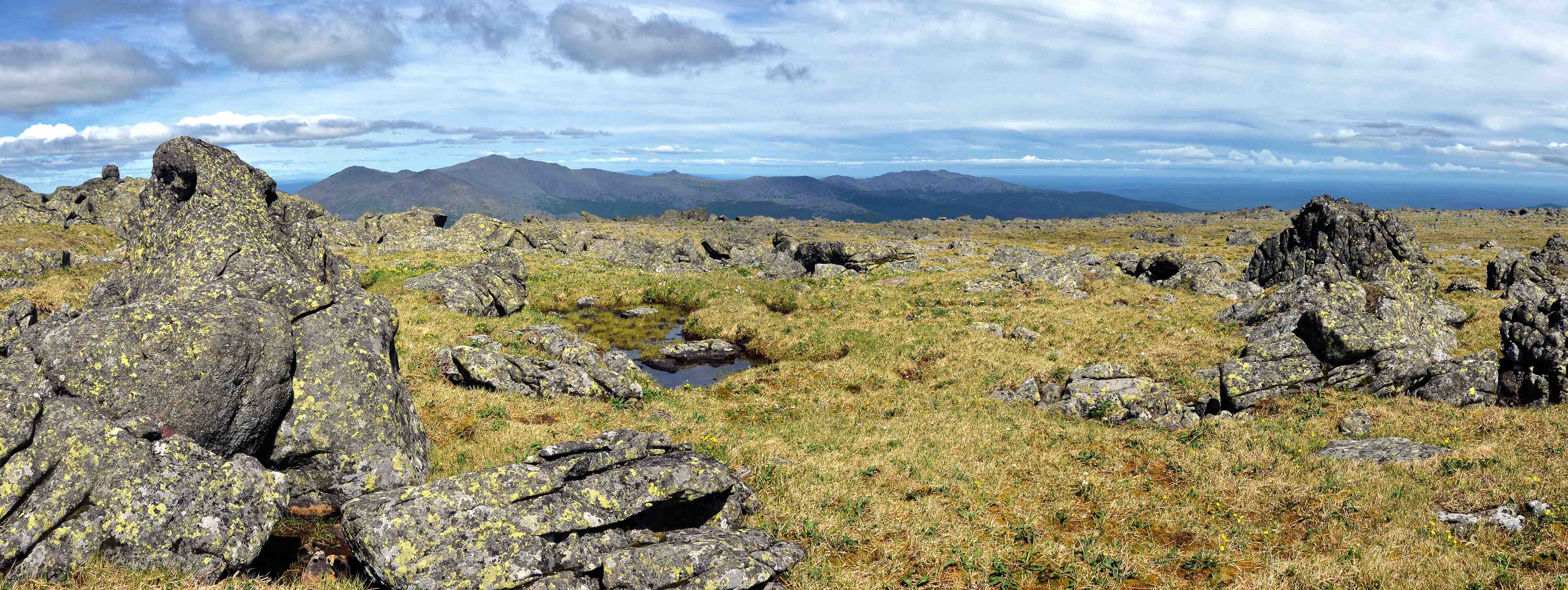 Wandverkleidung Bad-Vulkanische Felsenlandschaft mit Weitblick