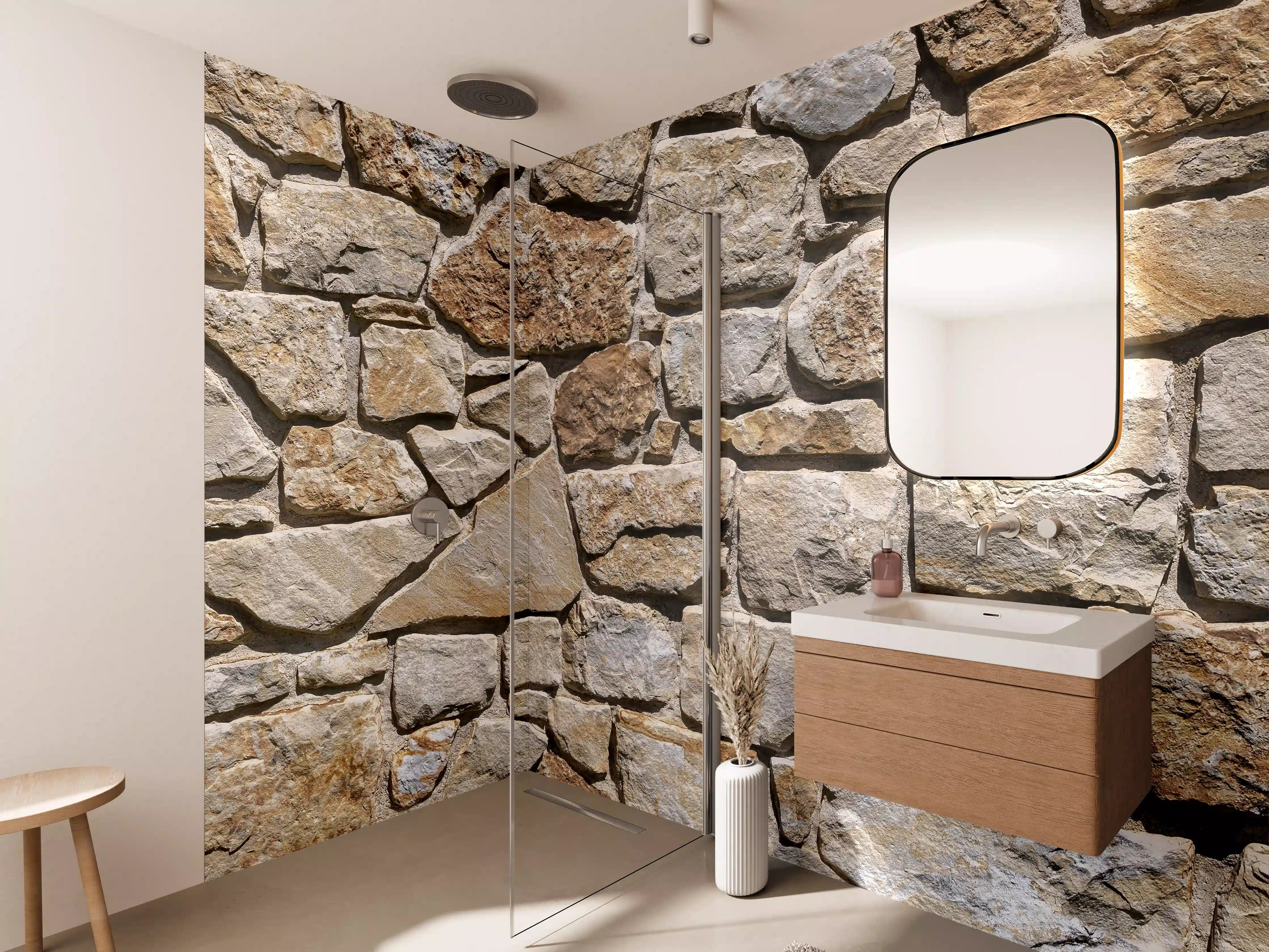 Wandverkleidung Bad - Warme Erdtöne in Natursteinmauer