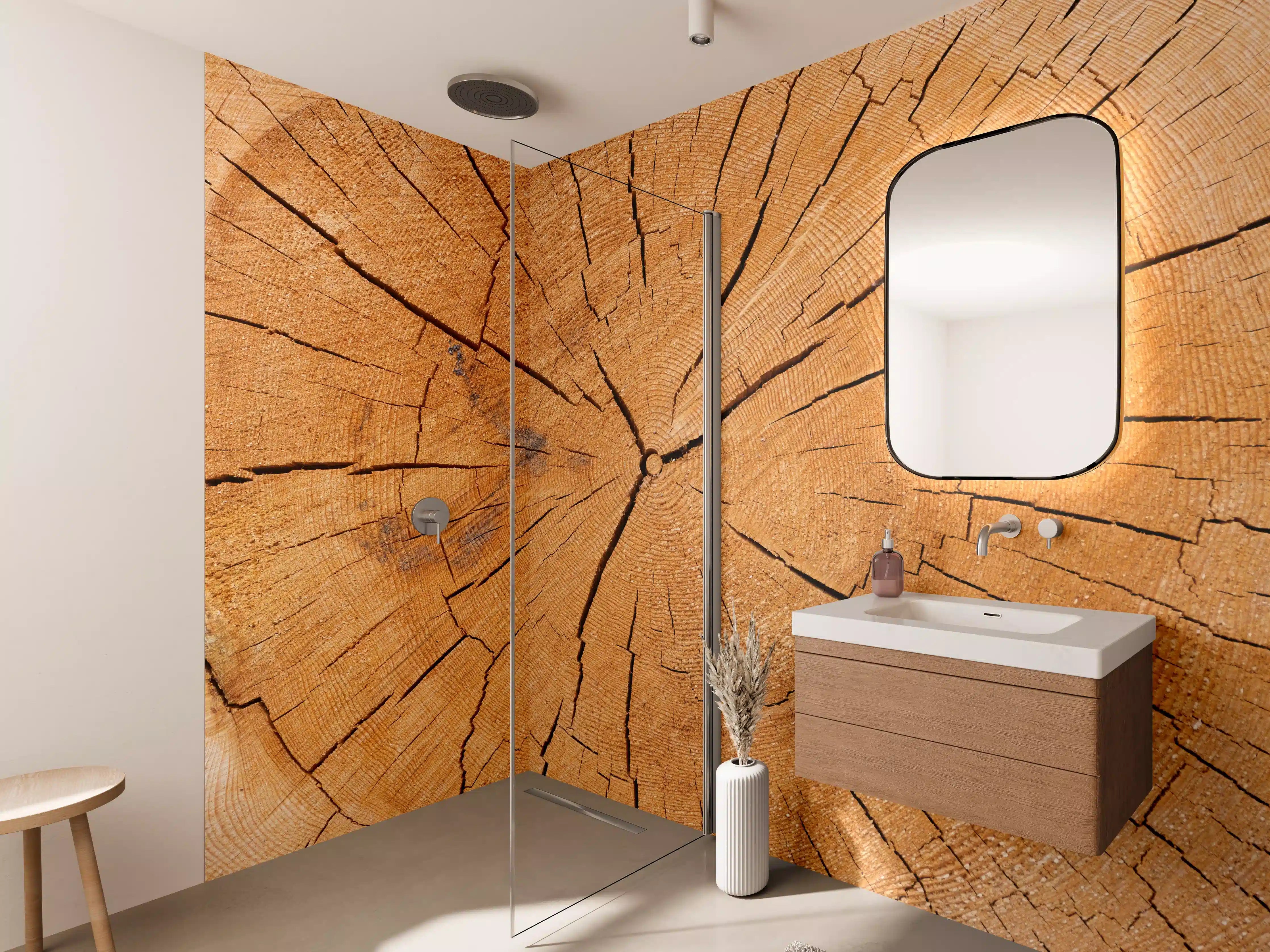 Wandverkleidung Bad - Warme Holzmaserung mit Rissmustern