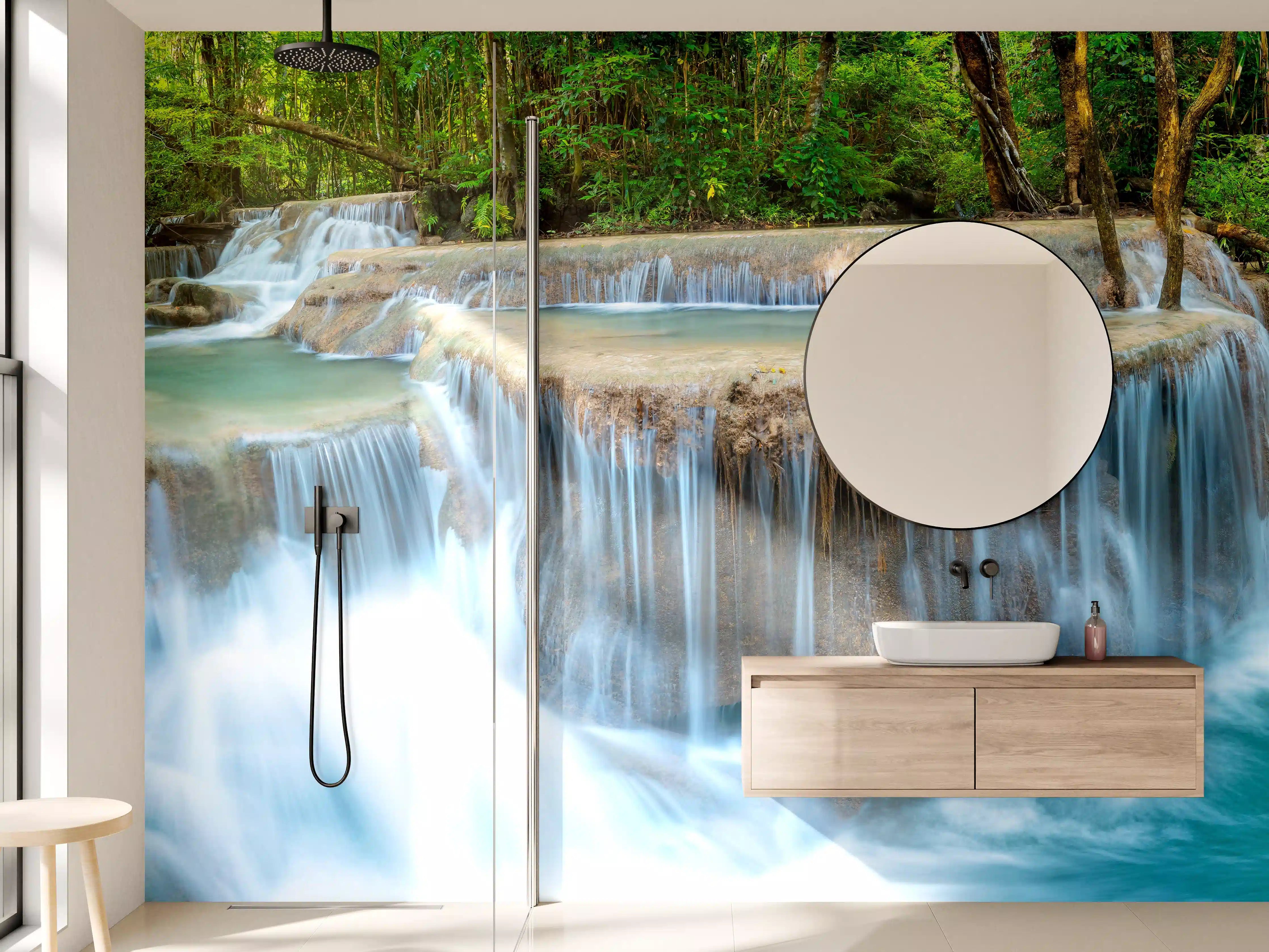 Wandverkleidung Bad - Wasserfall im Wald von Thailand