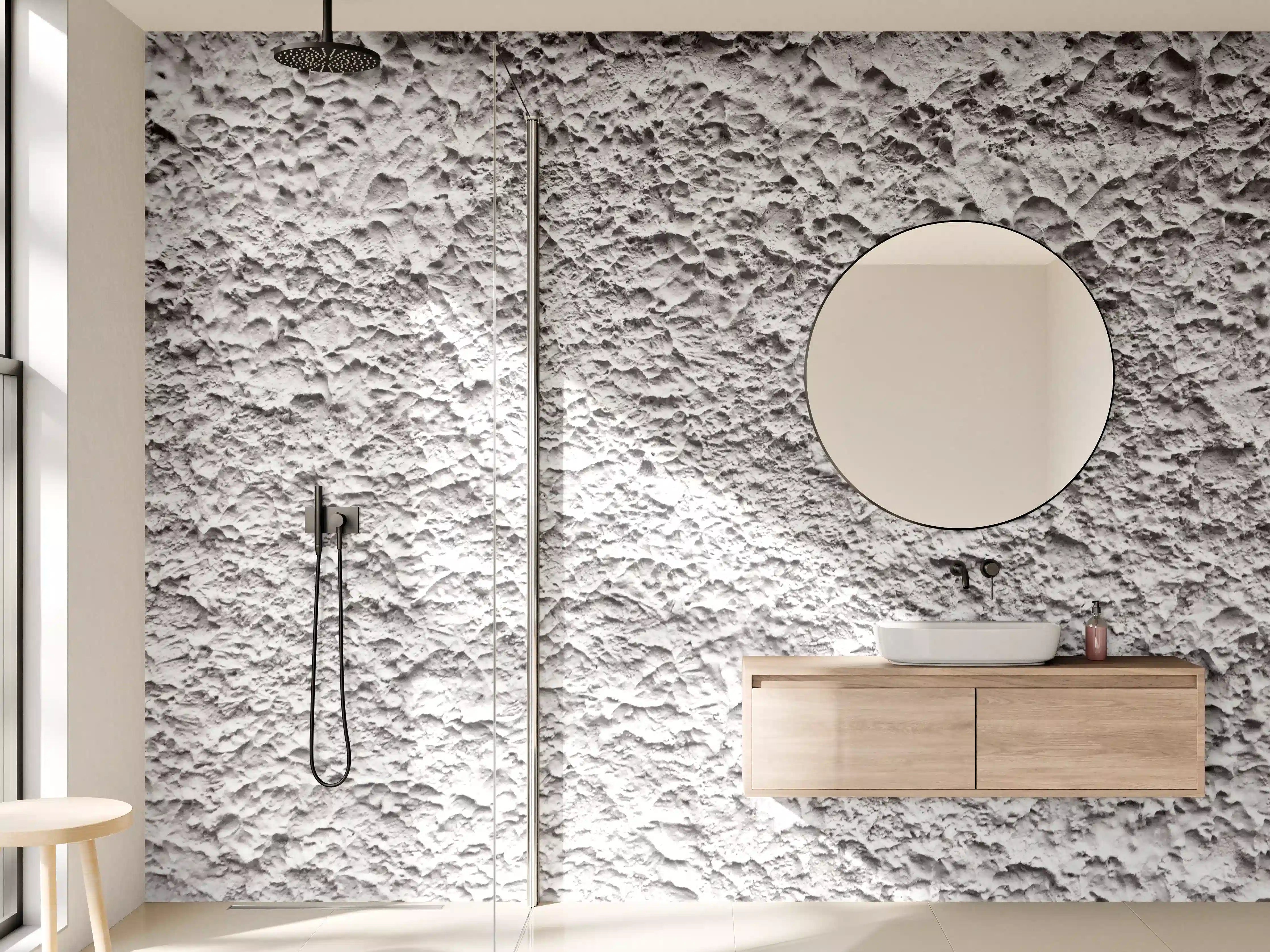 Wandverkleidung Bad - Weiße Putzwand mit strukturierter Oberfläche