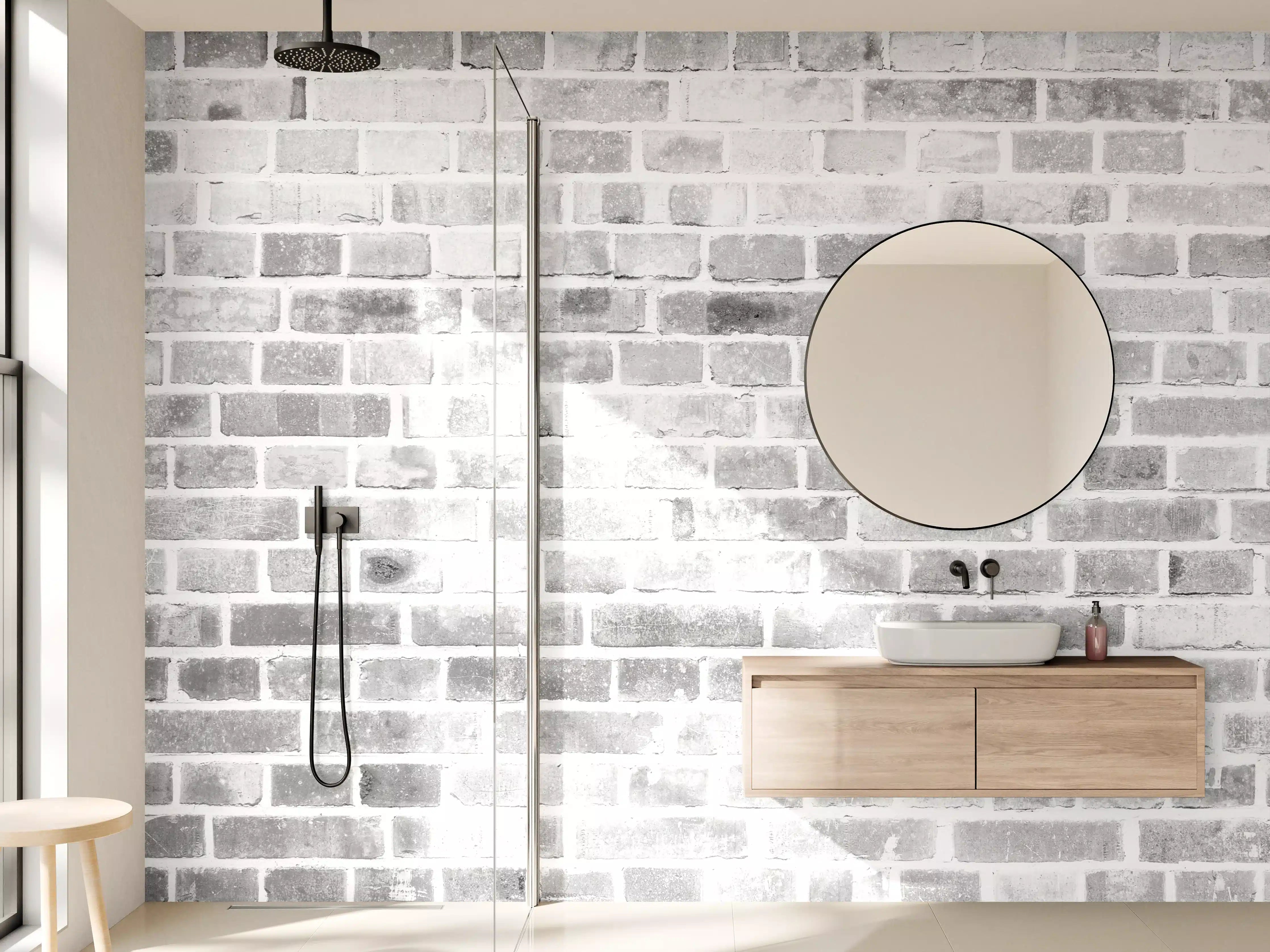 Wandverkleidung Bad - Weiße Ziegelwand in Grau-Tönen