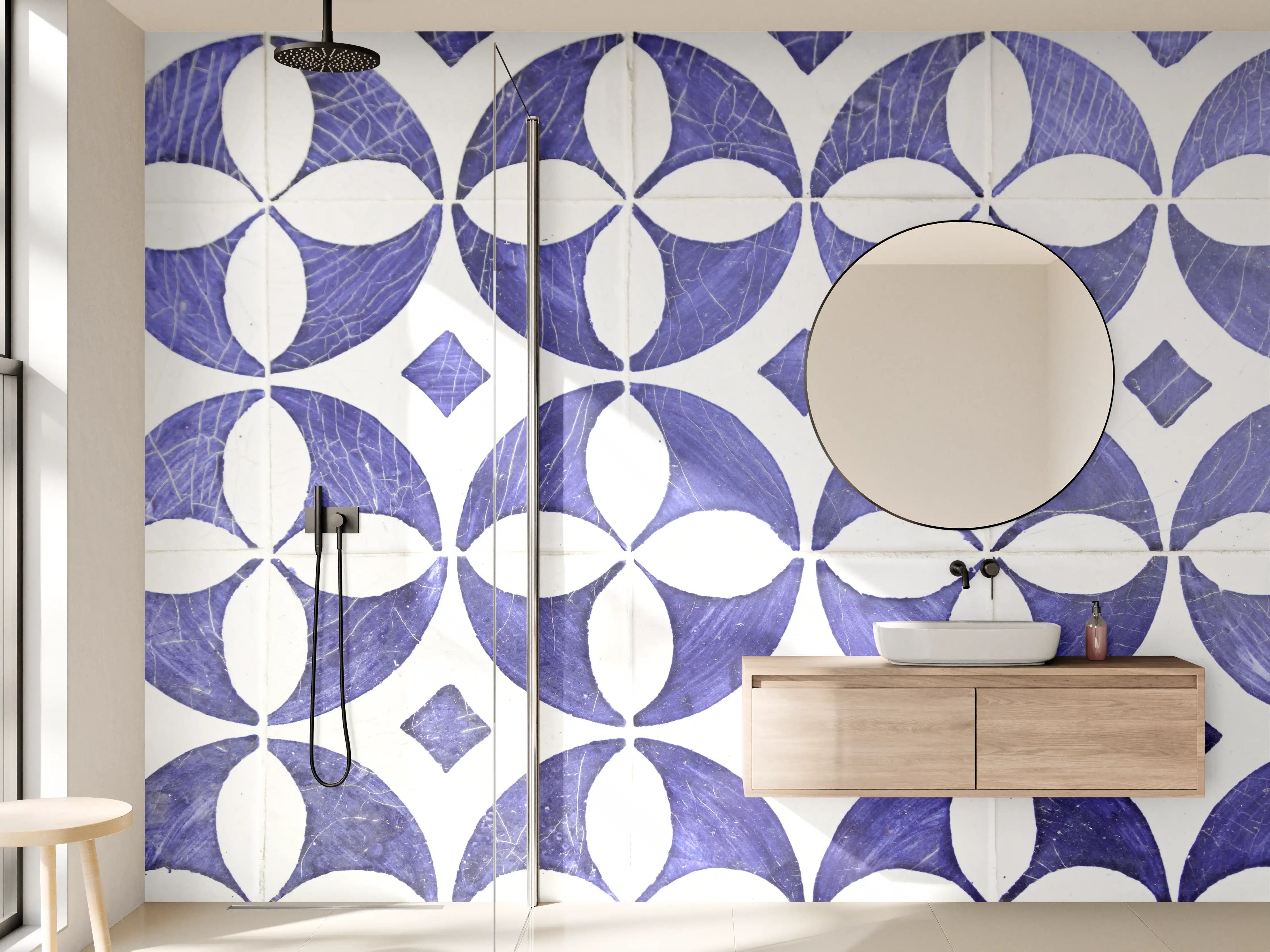 Wandverkleidung Bad - Zarte Graufliesen mit geometrischem Muster