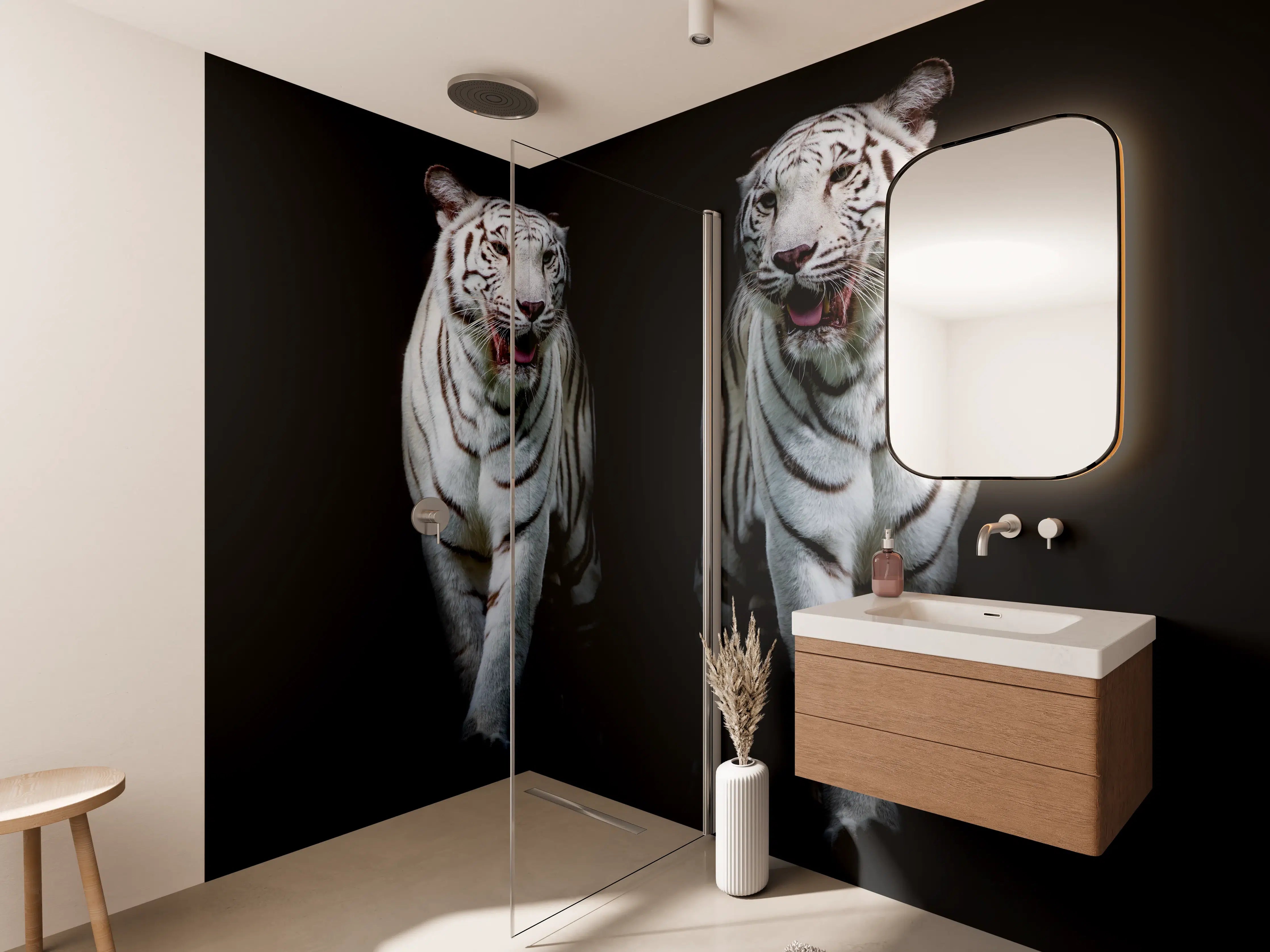Wandverkleidung Bad - Zwei weiße Tiger auf schwarzem Hintergrund