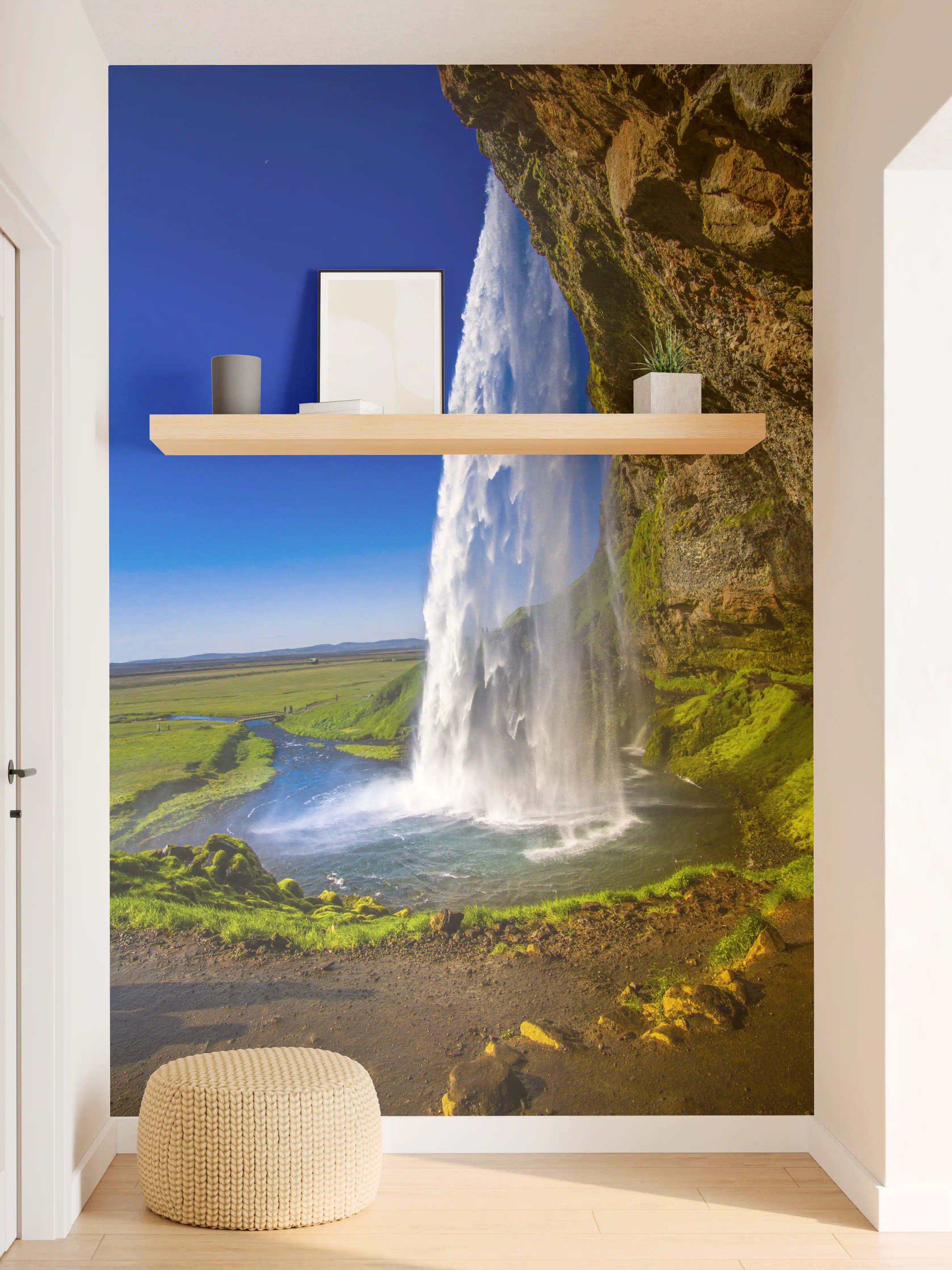 Wandverkleidung Flur - Beeindruckender Wasserfall in grüner Natur
