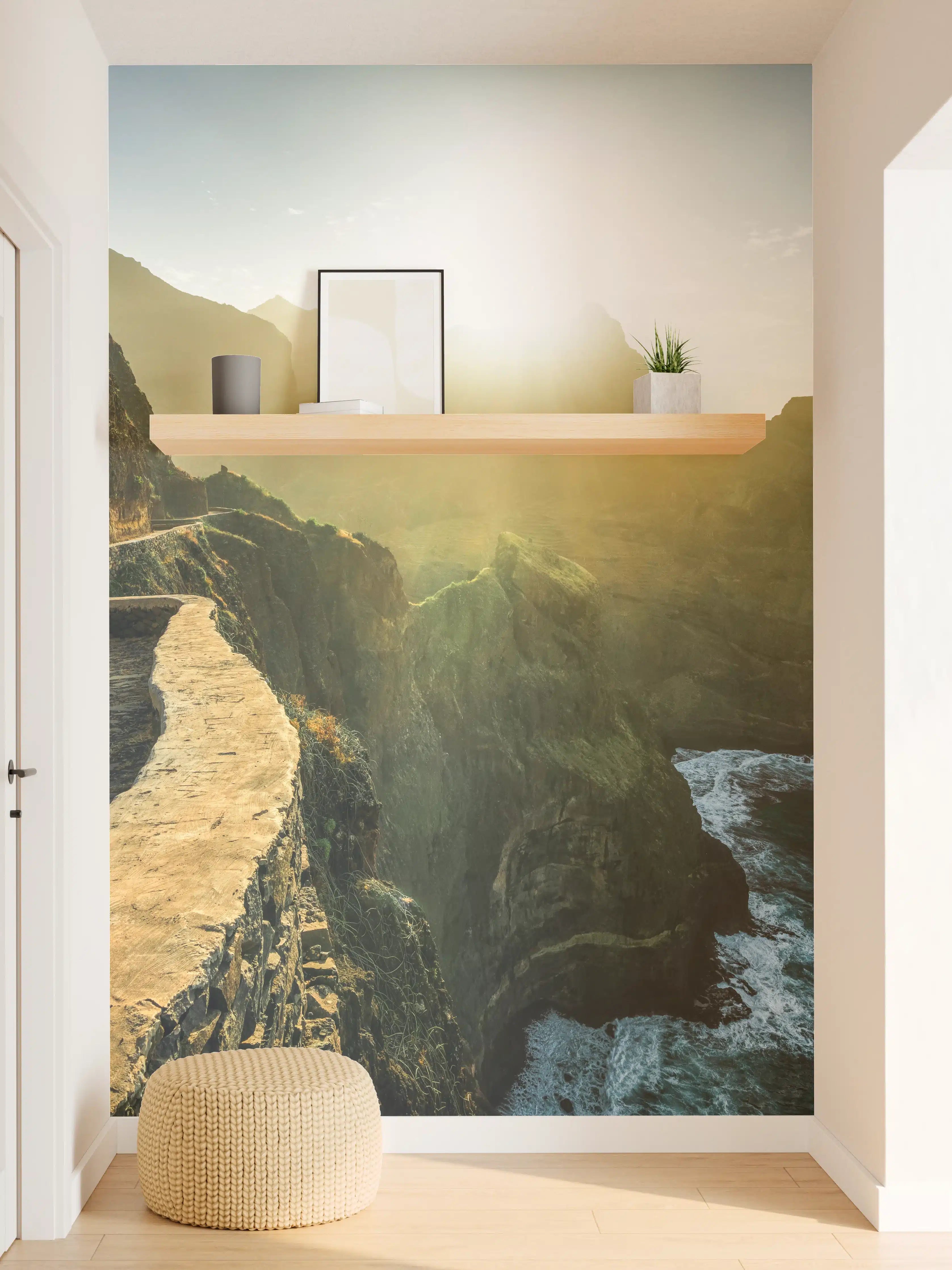 Wandverkleidung Flur - Bergkulisse mit Sonnenaufgang am Meer