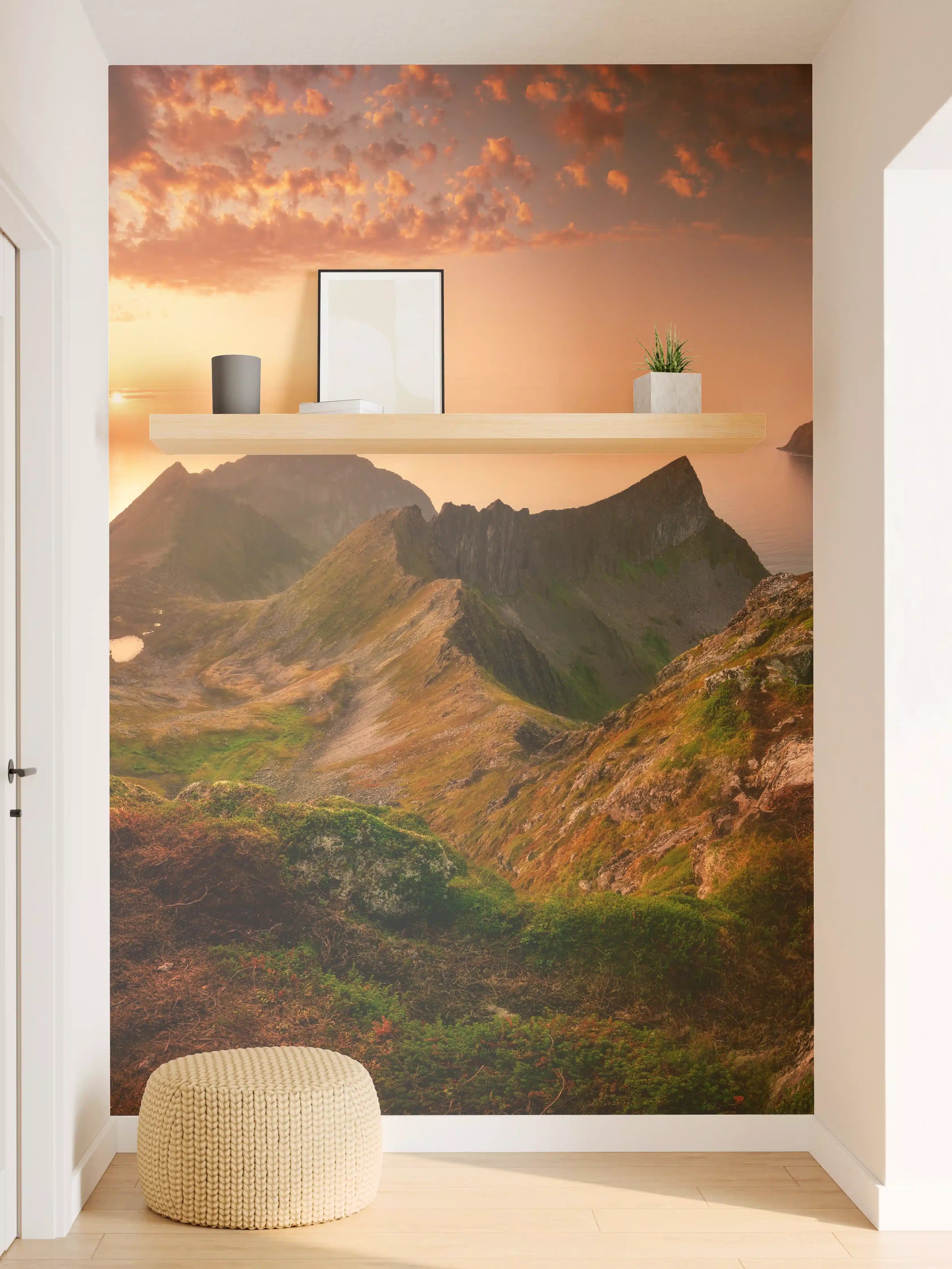 Wandverkleidung Flur - Bergpanorama bei Sonnenuntergang mit imposanter Küstenlinie