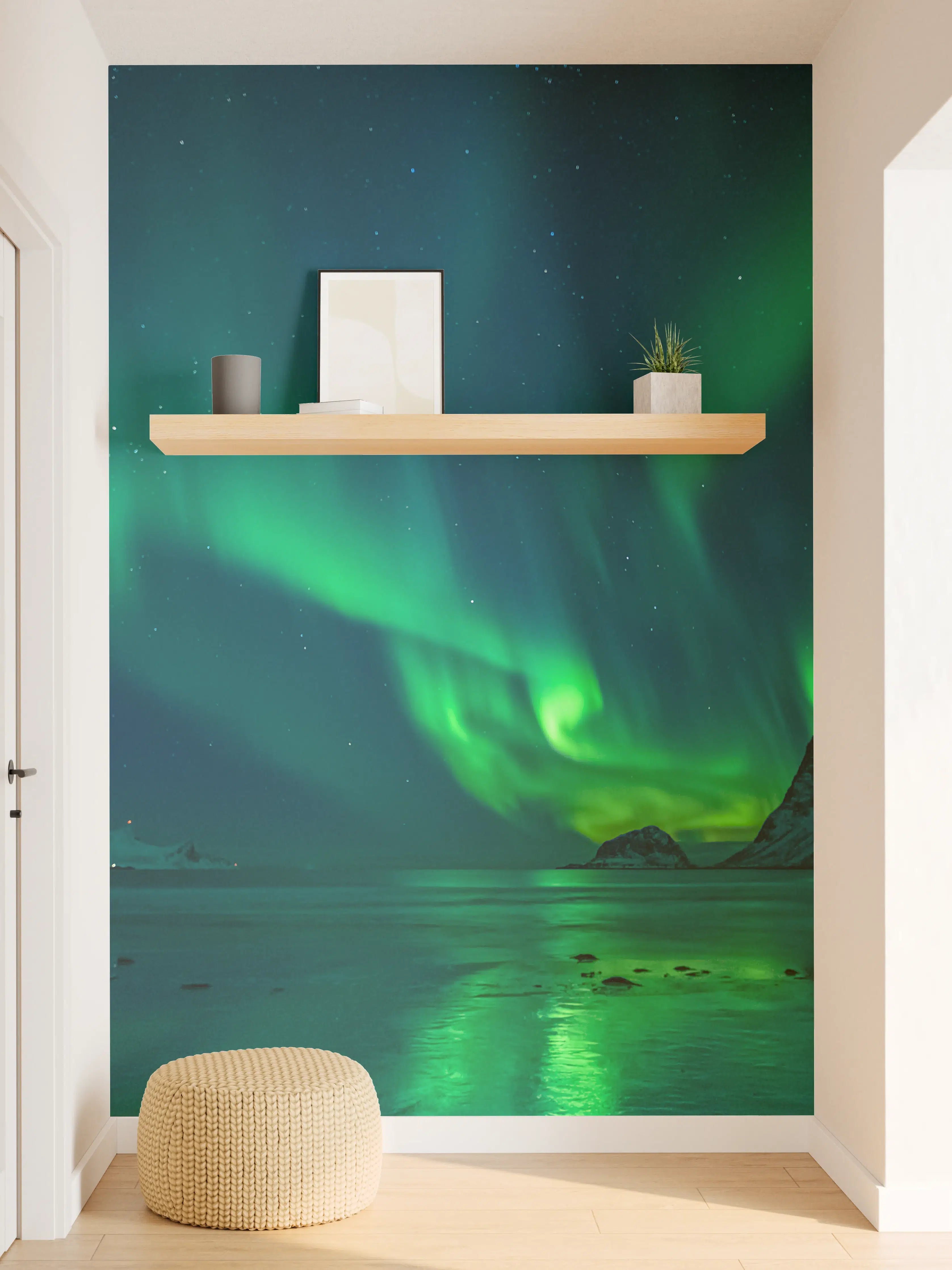 Wandverkleidung Flur - Bewegende Nordlichter über eisiger Landschaft