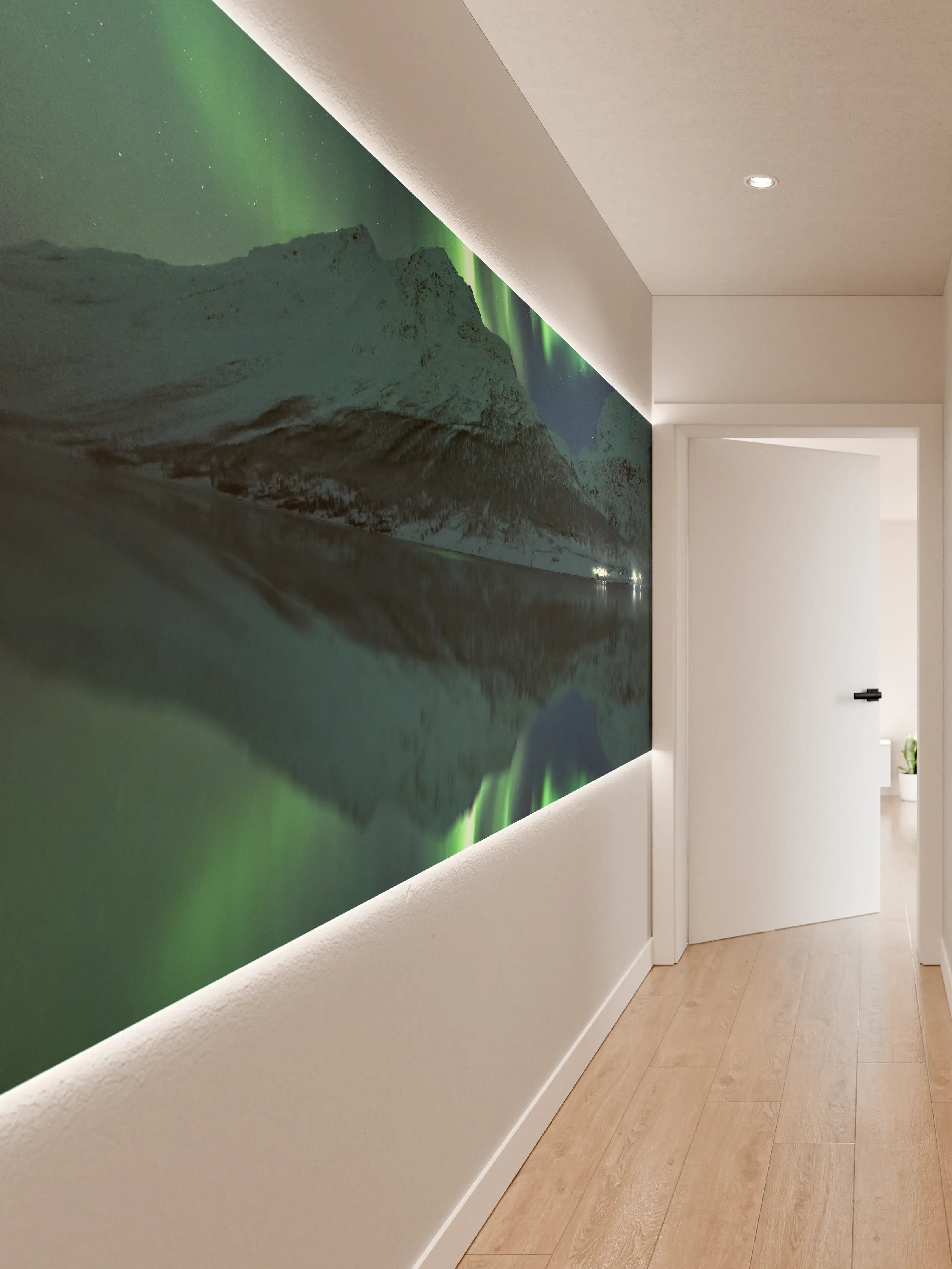 Wandverkleidung Flur - Bewegende Nordlichter über verschneiter Landschaft