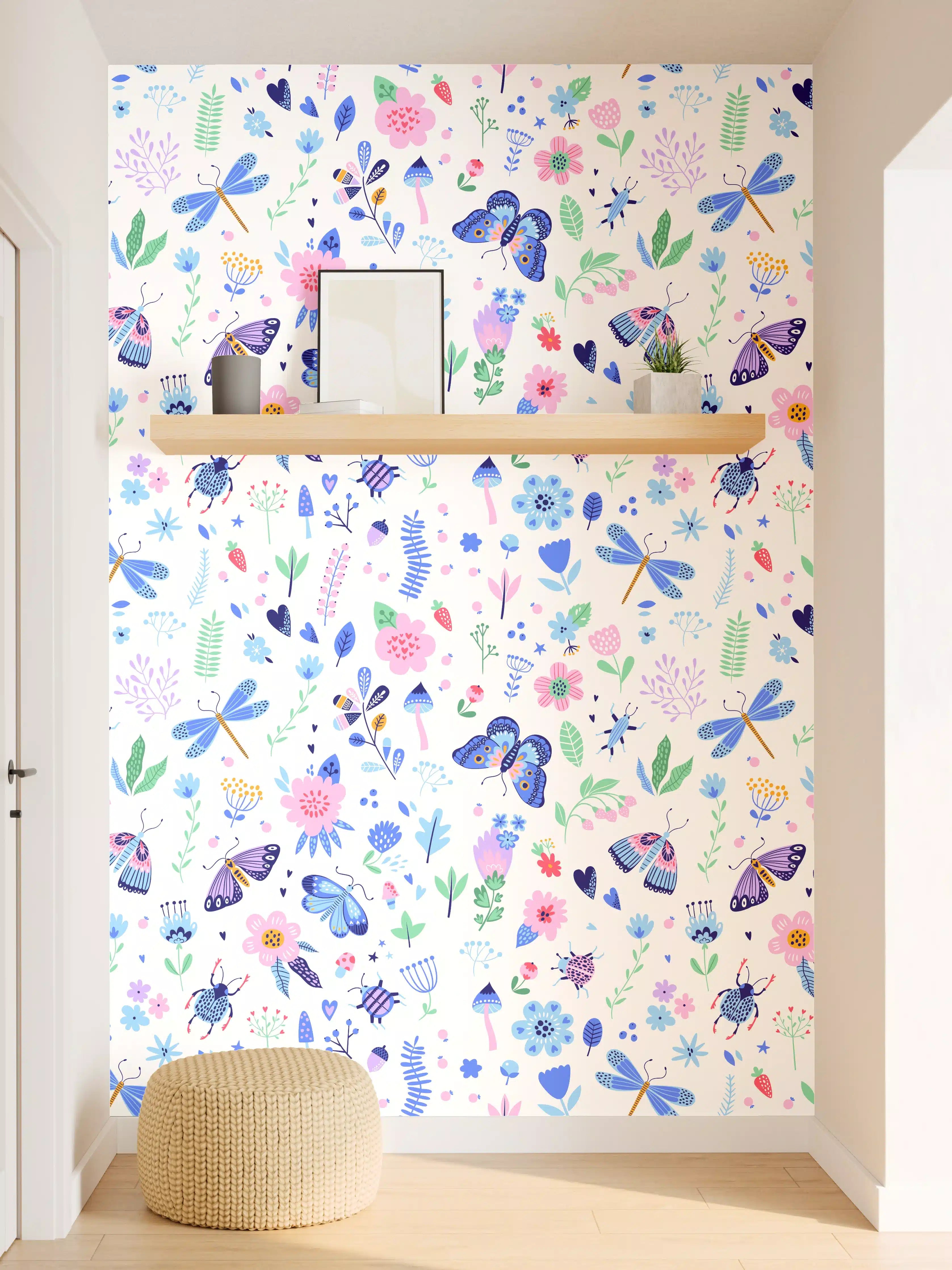 Wandverkleidung Flur - Blumenmuster mit Schmetterlingen auf weißem Hintergrund