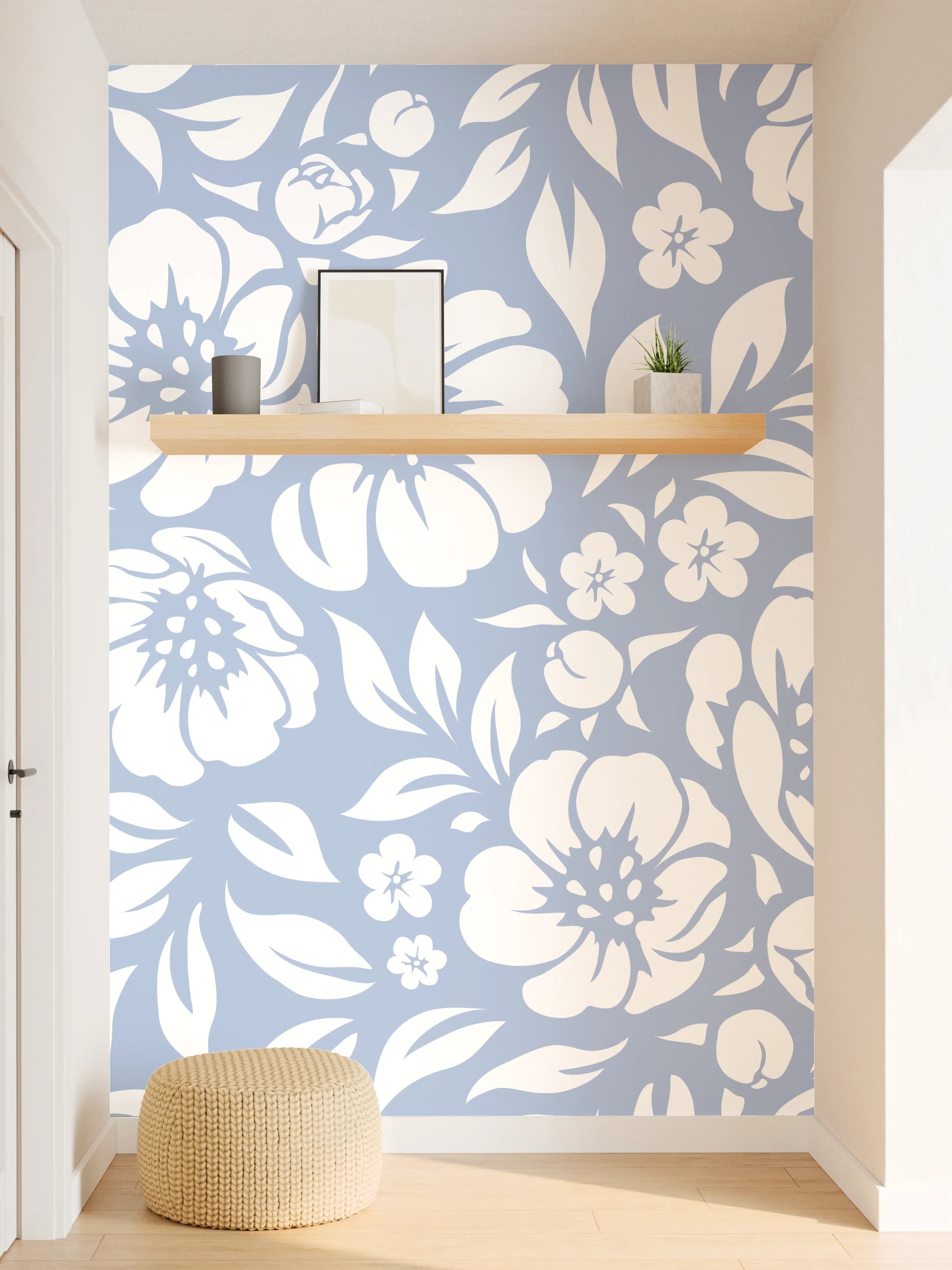 Wandverkleidung Flur - Blumenmuster mit sanften Blau- und Weißtönen