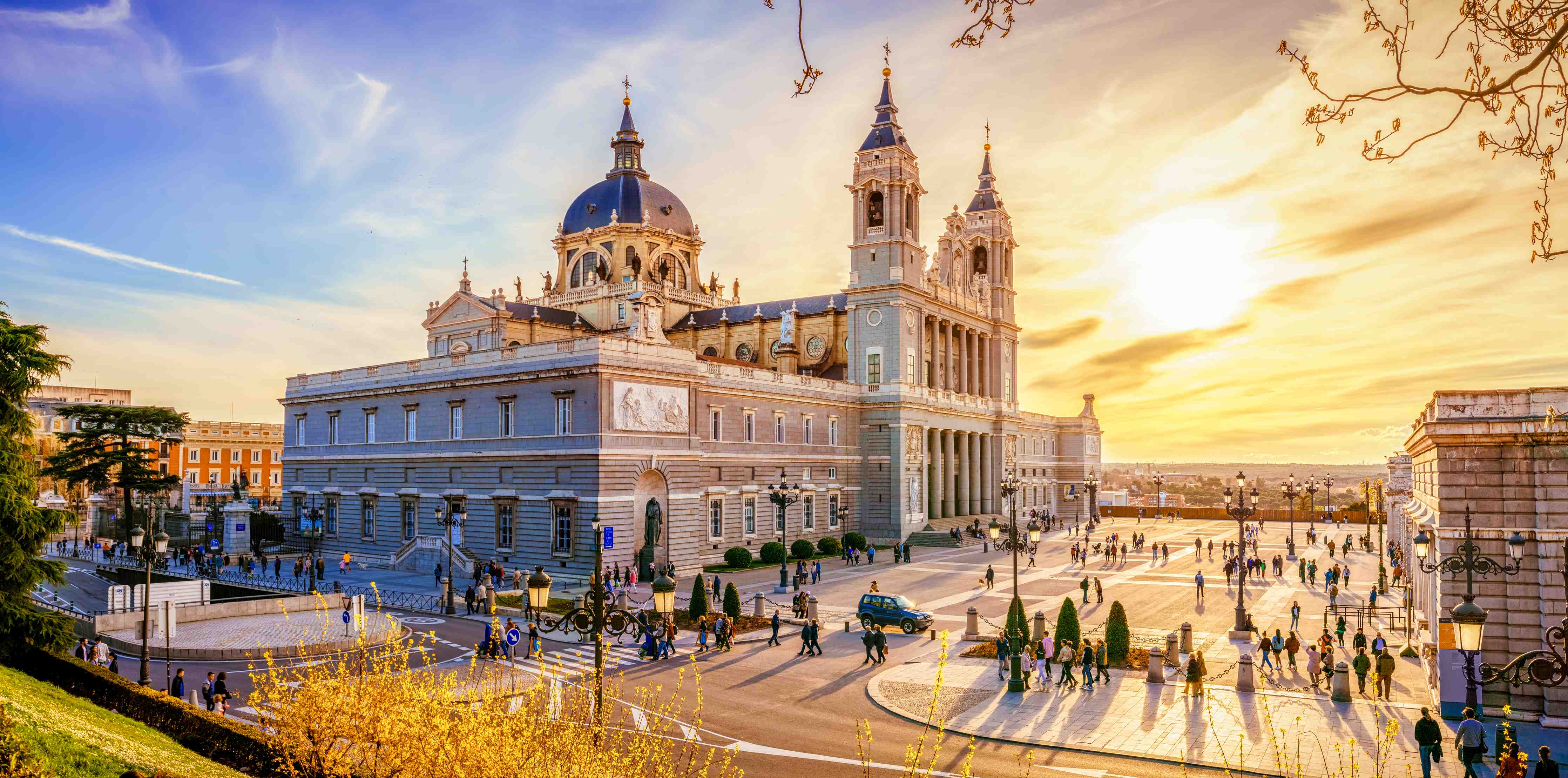 Wandverkleidung Flur-Die Kathedrale von Madrid