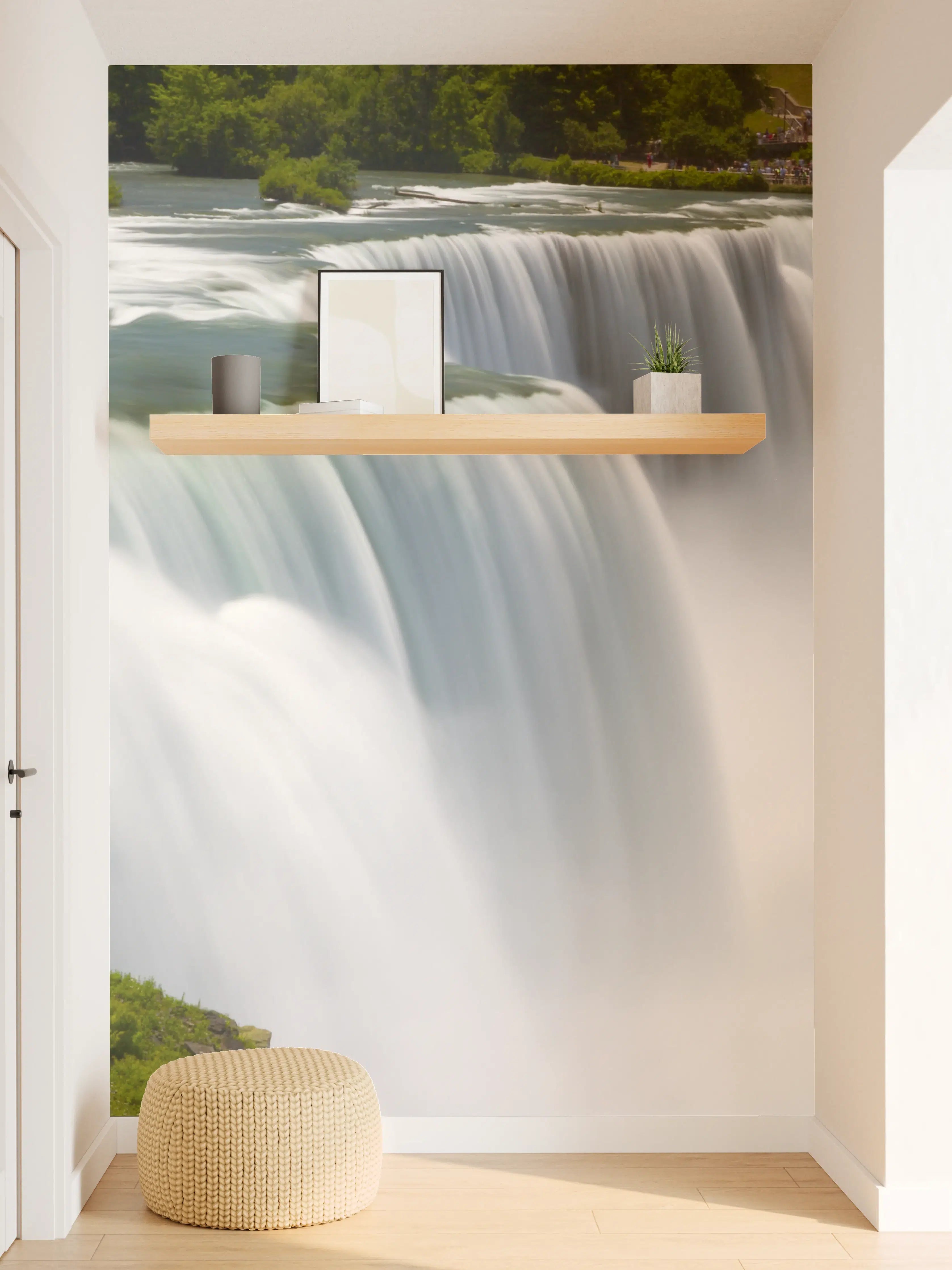 Wandverkleidung Flur - Edelgrauer Wasserfall im grünen Grün